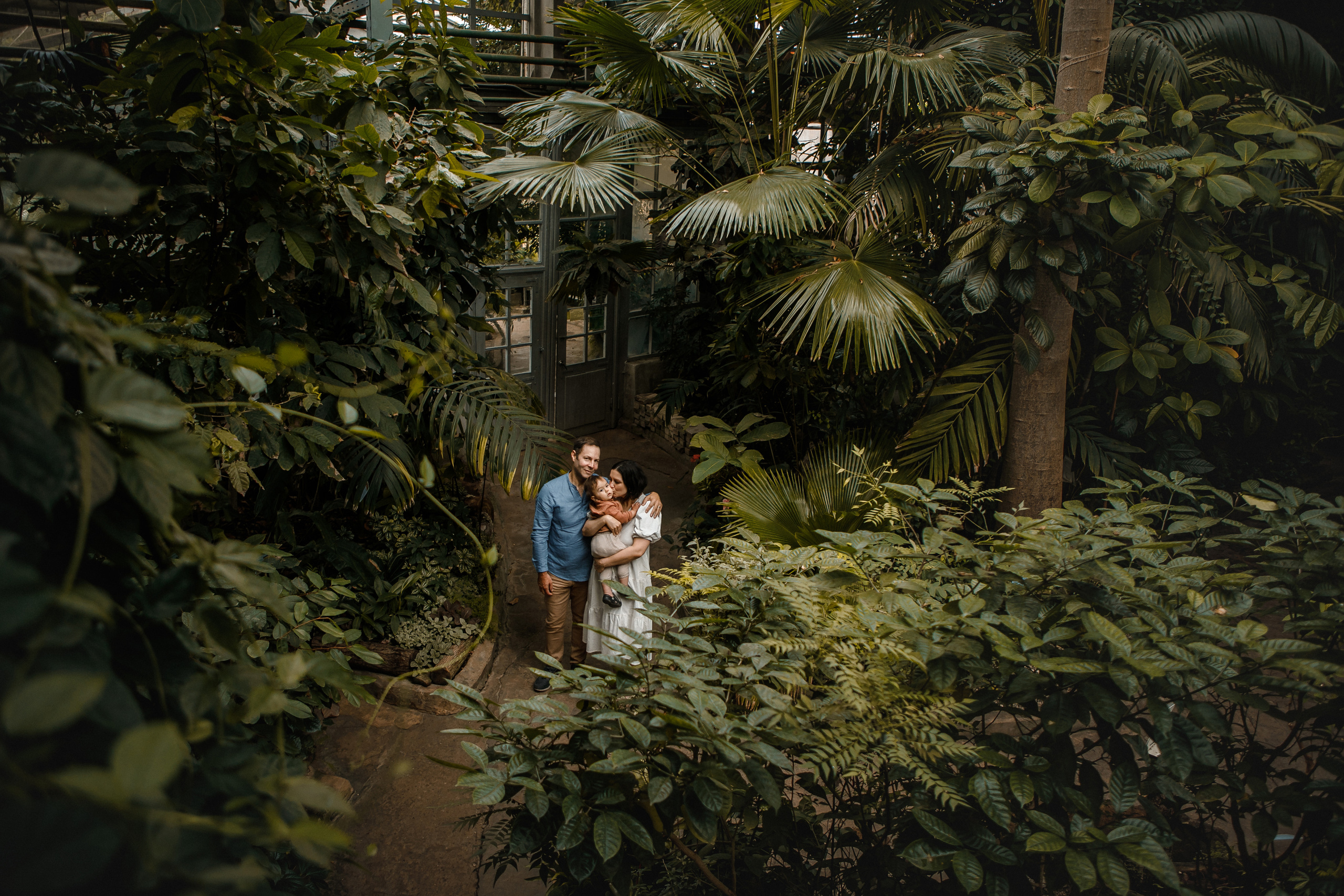 Семейная фотосессия в фондовой оранжерее Москва