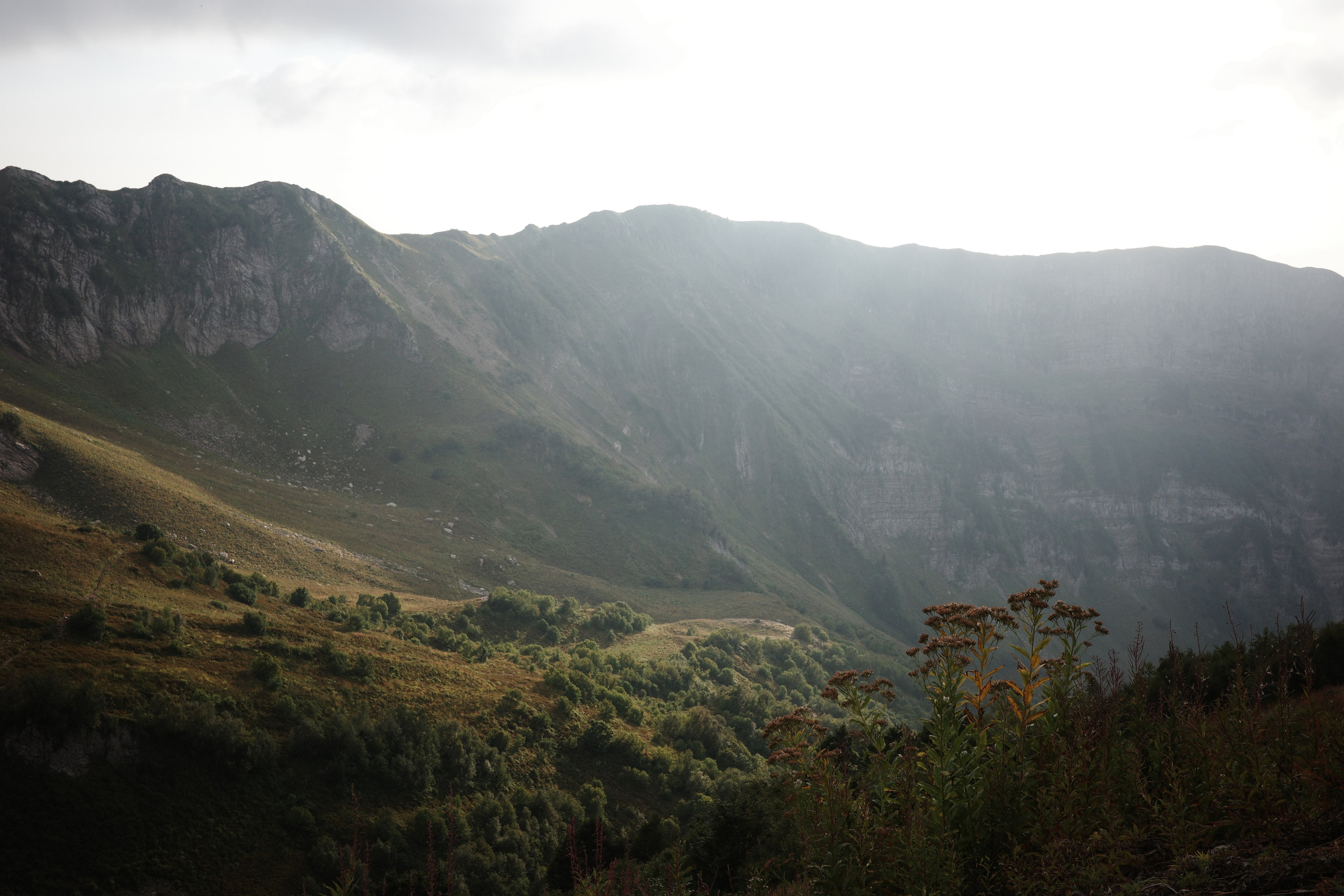 А солнце тем временем готовилось к закату