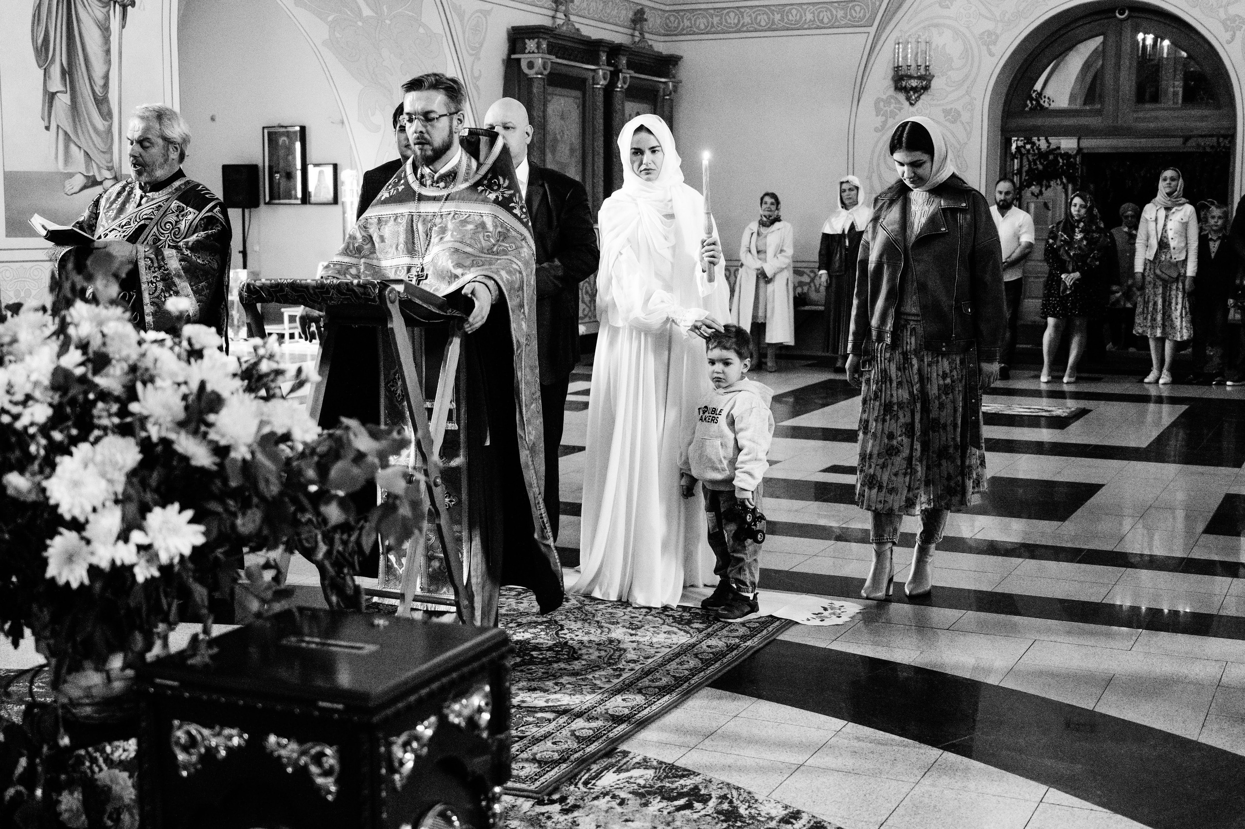 Стоимость крещения. Профессиональный фотограф беременности в СПБ. Стильные фотосессии беременности в стиле минимализм и классическая фотография