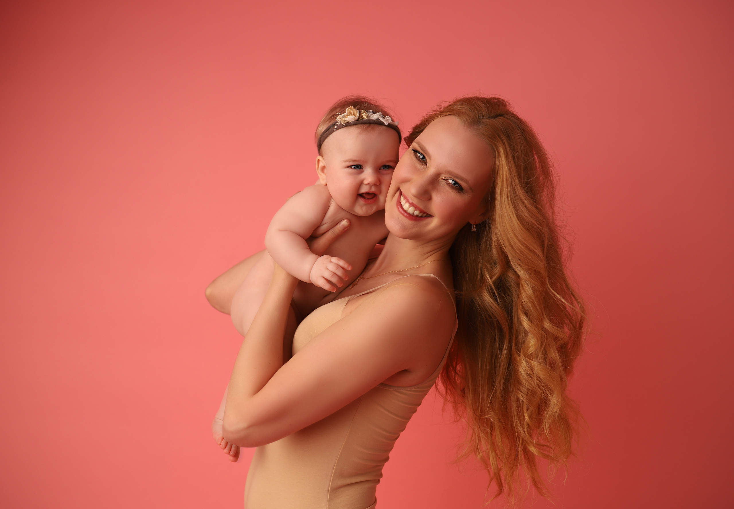 Анна и Алена. Фотограф новорожденных Екатеринбург