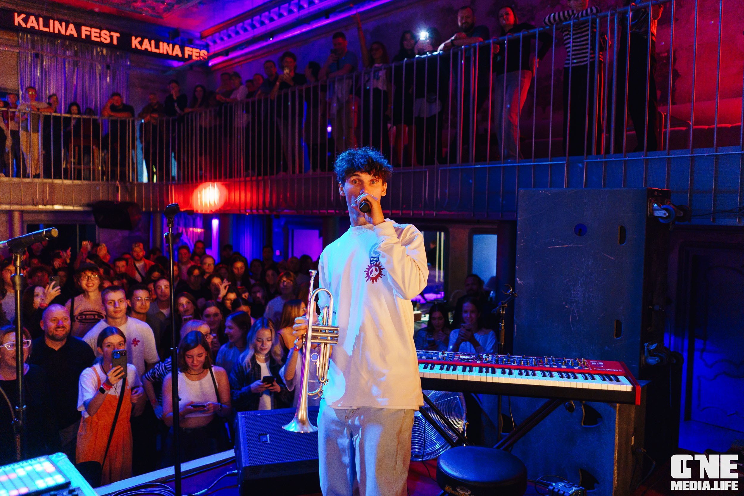 Фоторепортаж из клуба UNIVERSAL. One Media Life: фоторепортажи, фотоотчеты с мероприятий и заведений