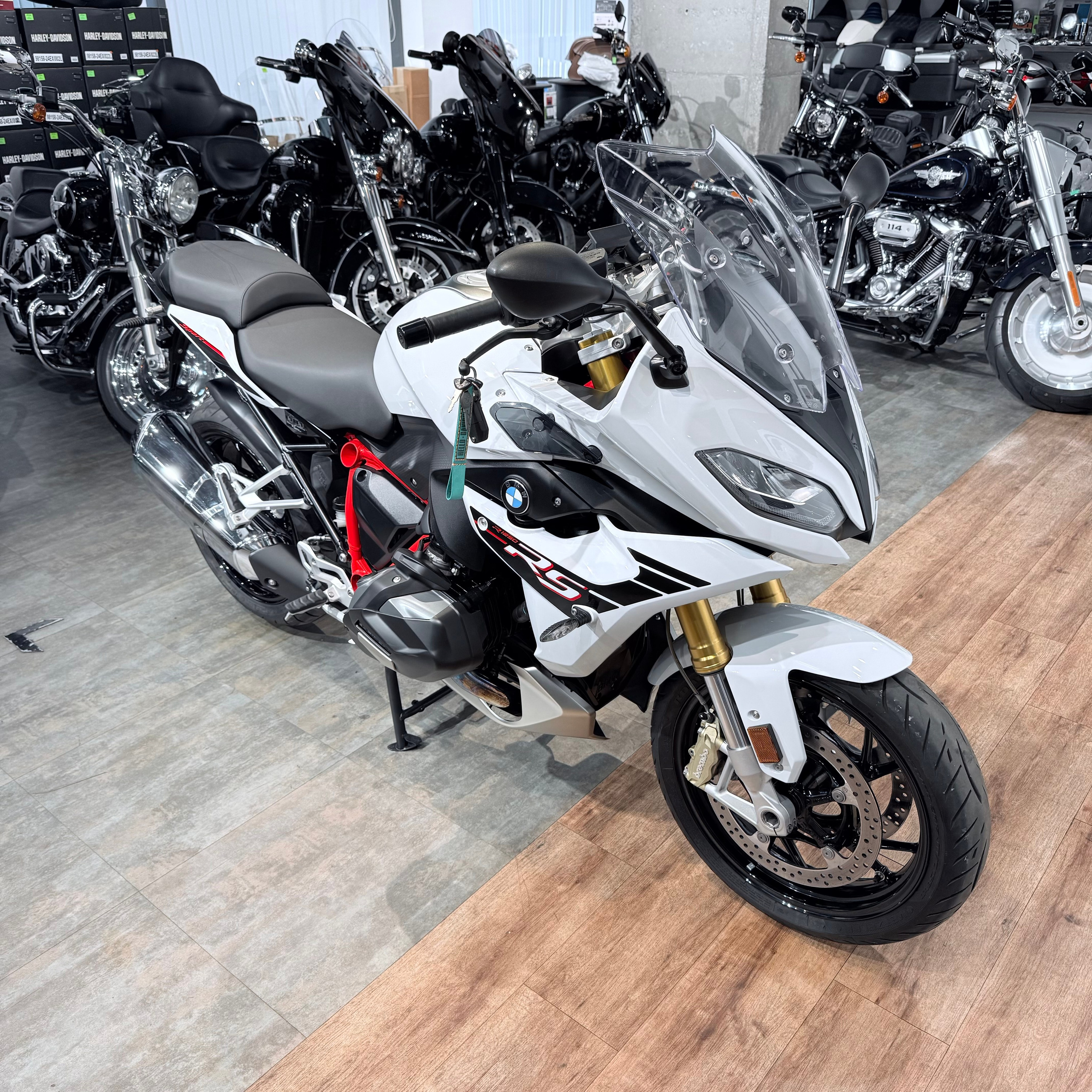 2022 ВМW R1250RS Sрort ABS Light White Red Frаmе. Hello Davidson, Москва. Только хорошие мотоциклы…