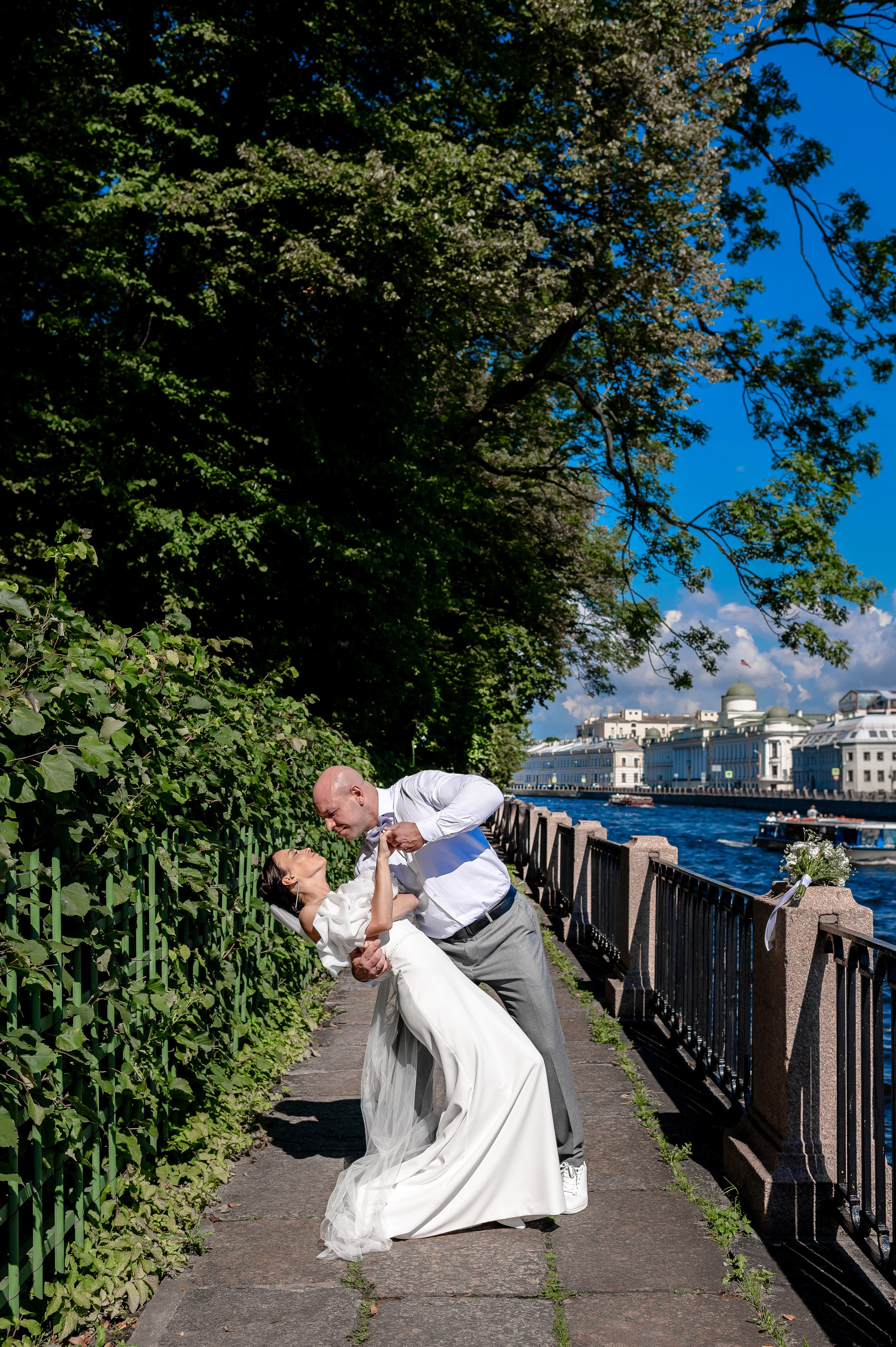 Летняя свадьба В Санкт-Петербурге и красивой выездной регистрацией Даши и Саши. Воздушная свадебная фотосессия в Петербурге. Портретный, семейный и свадебный фотограф в Санкт-Петербурге и в Пушкине Ширяев Денис