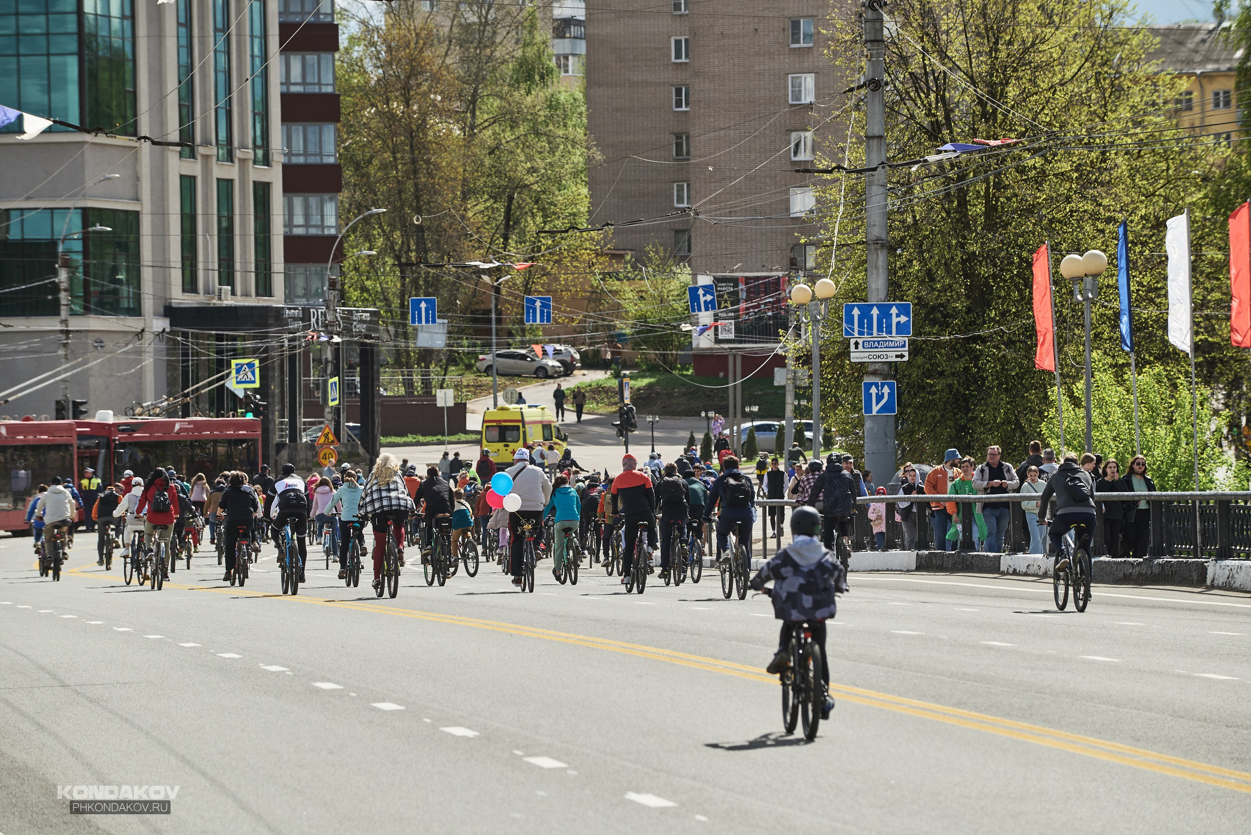 Первомайская эстафета в Иваново 2024 год. Фотограф в Иваново: Каталожная съемка одежды и постельного белья, Wildberries