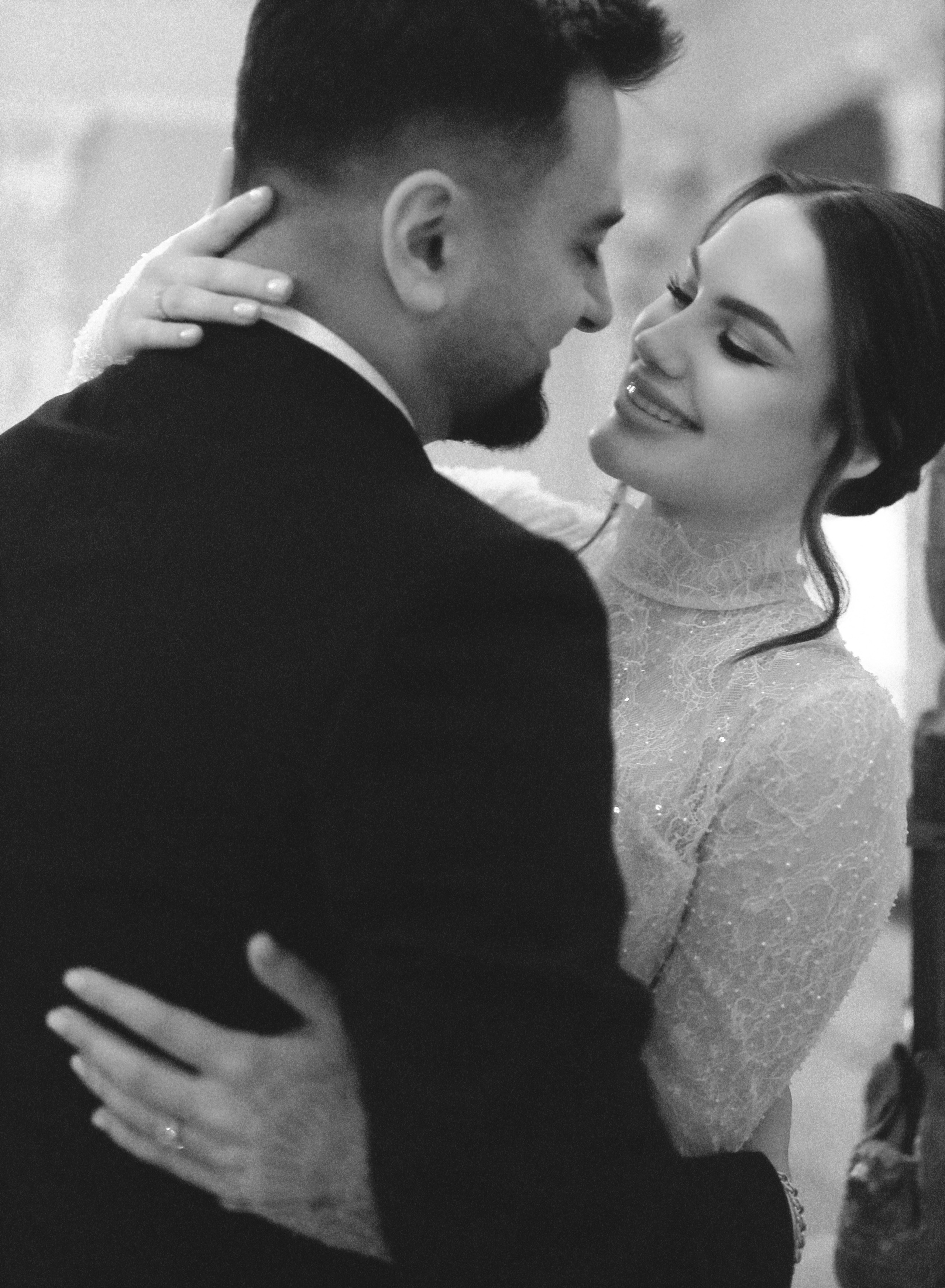 Professional wedding photographer Nika Litvinova живые эмоции и радость молодоженов