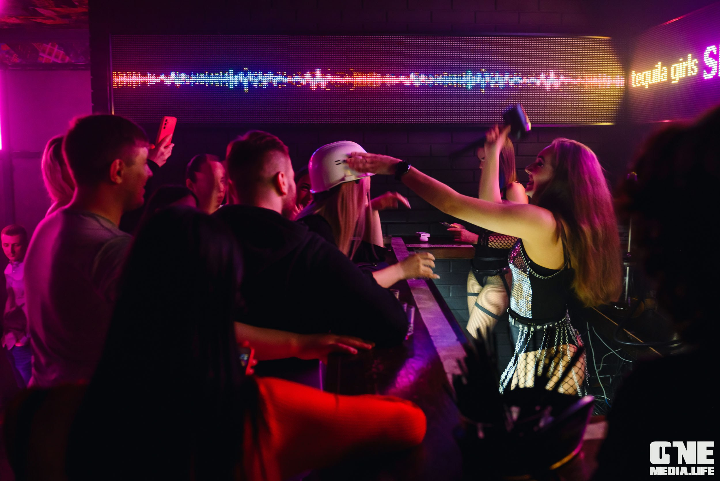 Фотоотчет из бара XxxX. One Media Life: фоторепортажи, фотоотчеты с мероприятий и заведений