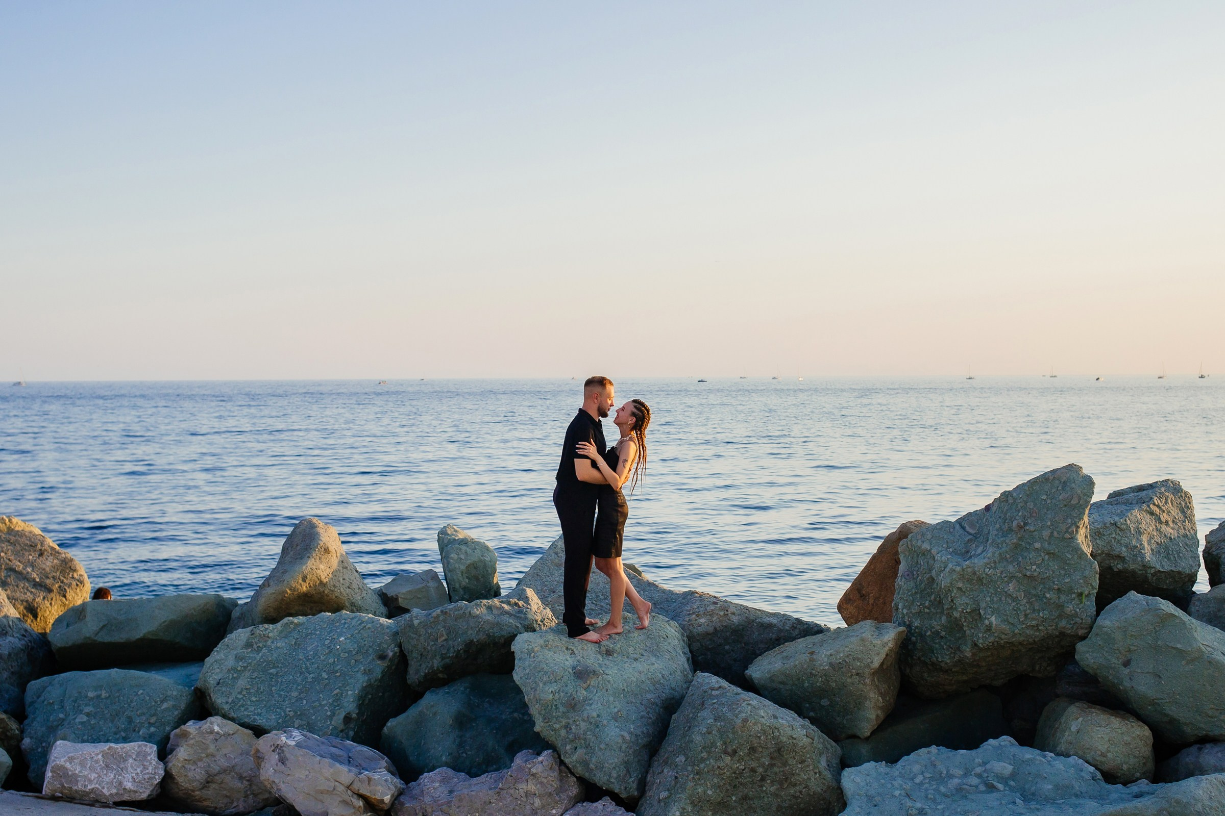 Лавстори фотосессия на закате в Адлере. Фотограф Сочи Адлер. Солькаева Анастасия