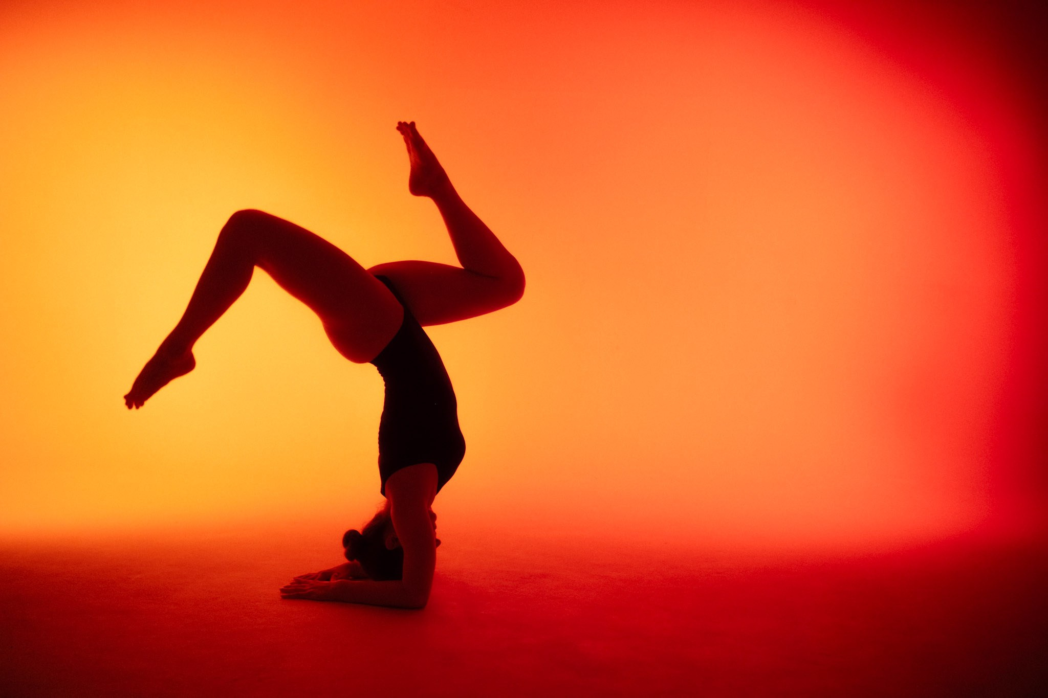 Works. Фотограф с цветным светом и оператор в Москве | Лиля Кичигина