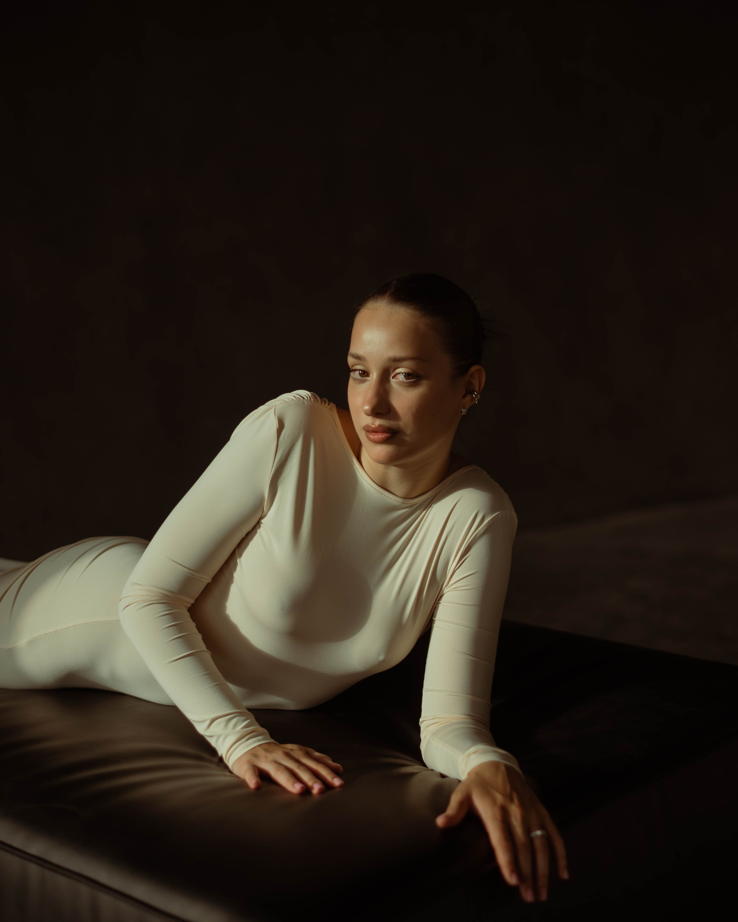 Агата. Женский фотограф. Создатель украшений ручной работы. Модель