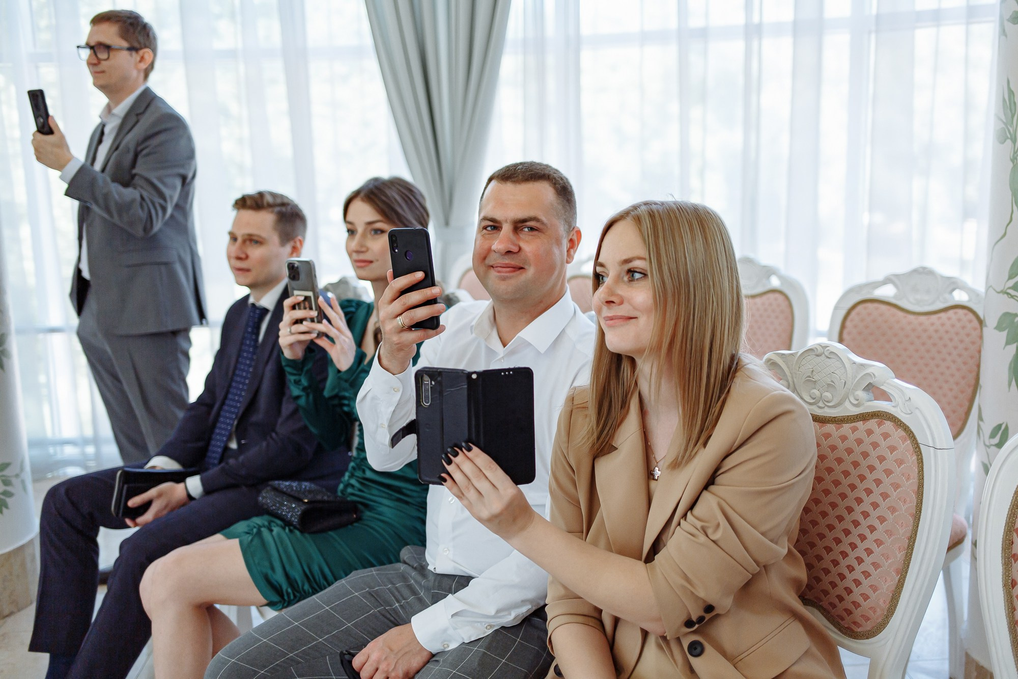 Загс в Железнодорожном (Балашиха) фотографии росписи. Свадебный фотограф Москва и МО Сергей Киржаев