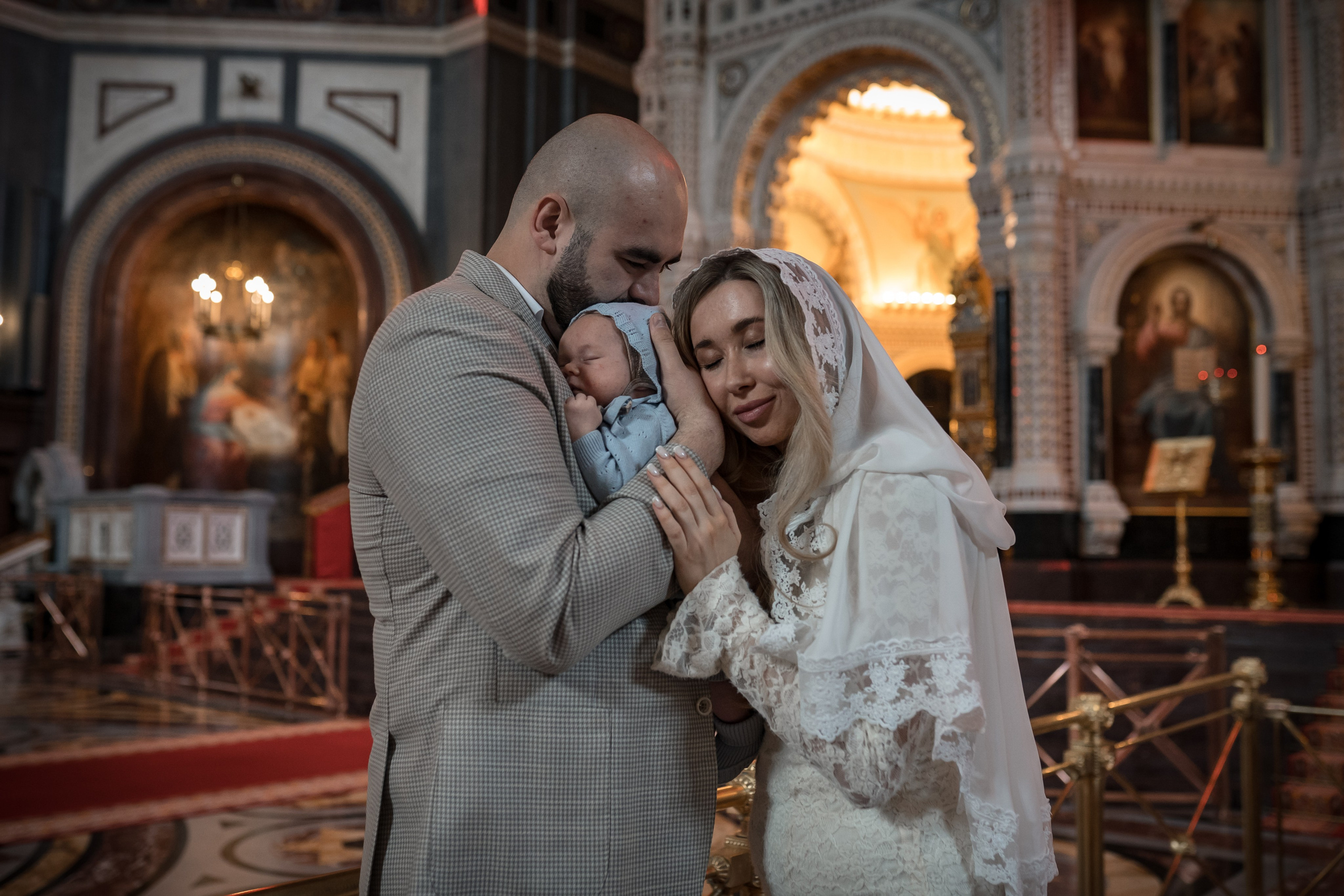 Крещение в Храме Христа Спасителя. Фотограф Крещения и Венчания в Москве