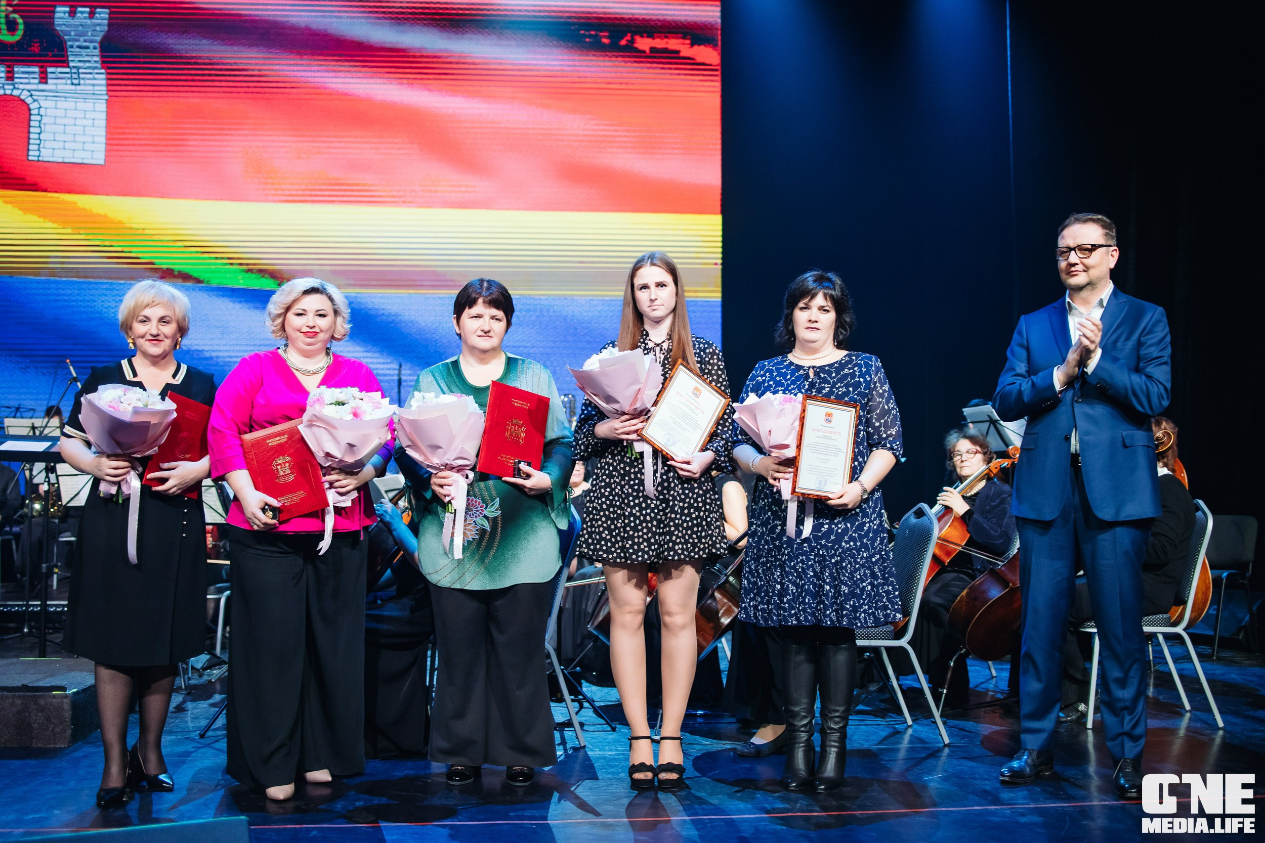 Концерт 8 марта в Янтарь холл. One Media Life: фоторепортажи, фотоотчеты с мероприятий и заведений