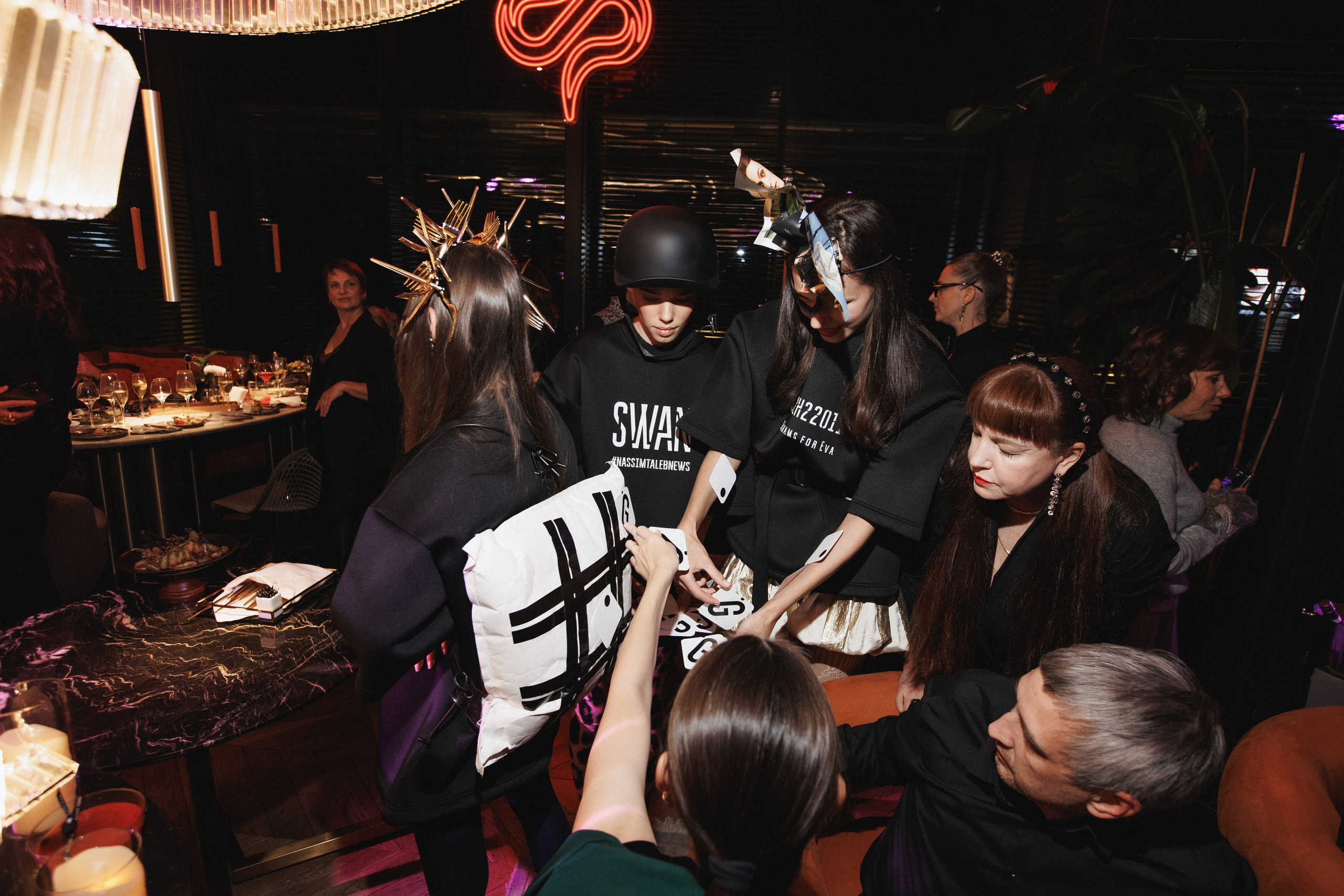 B.DAY PARTY ЖУРНАЛА •G. СВОИ. ФОТООТЧЕТЫ-СОБЫТИЯ-МЕСТА