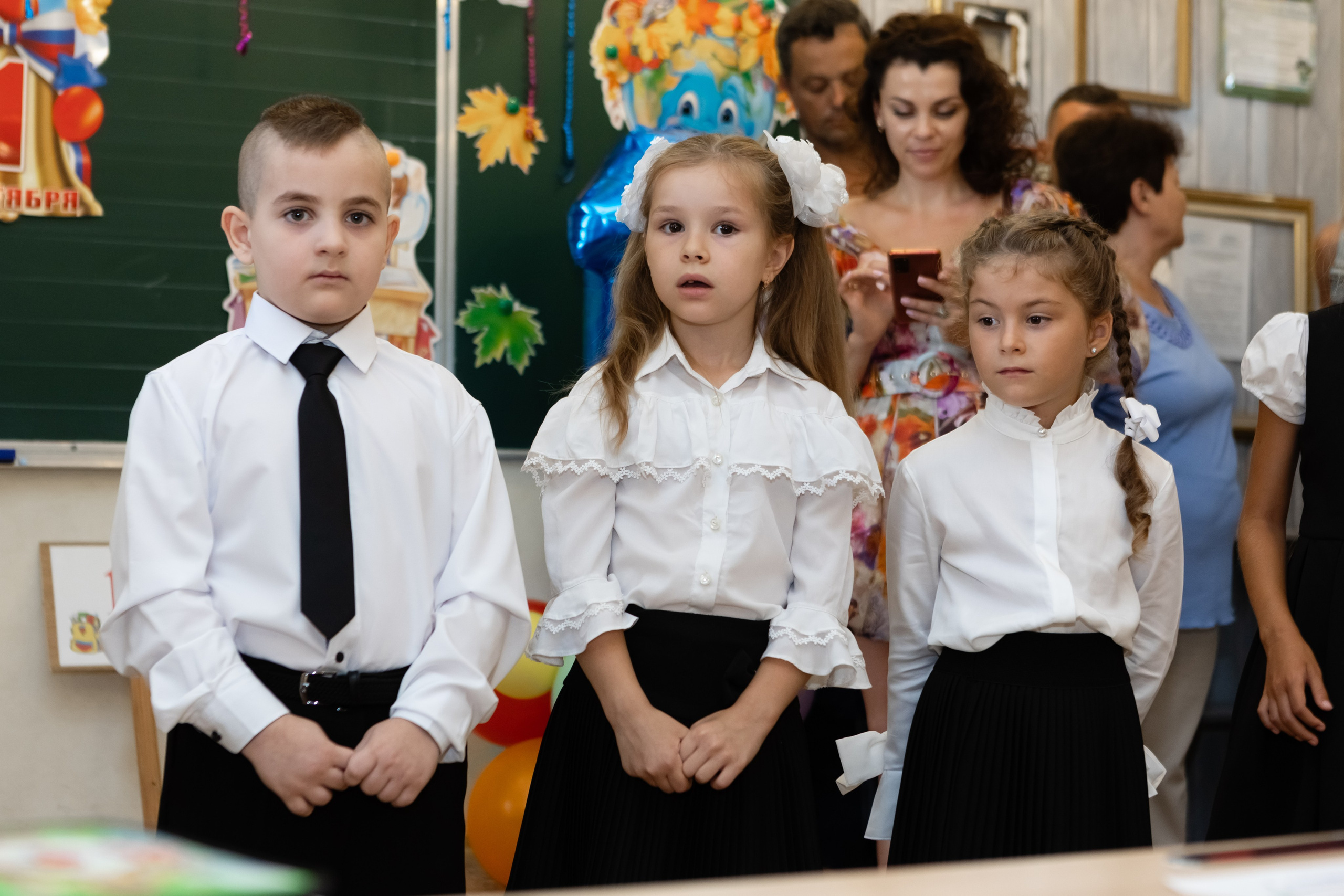 Первый раз — в первый класс. Фотосессия первоклассников 1 сентября. Свадебный фотограф, фотосъемка в Крыму, Севастополе, Симферополе, Ялте