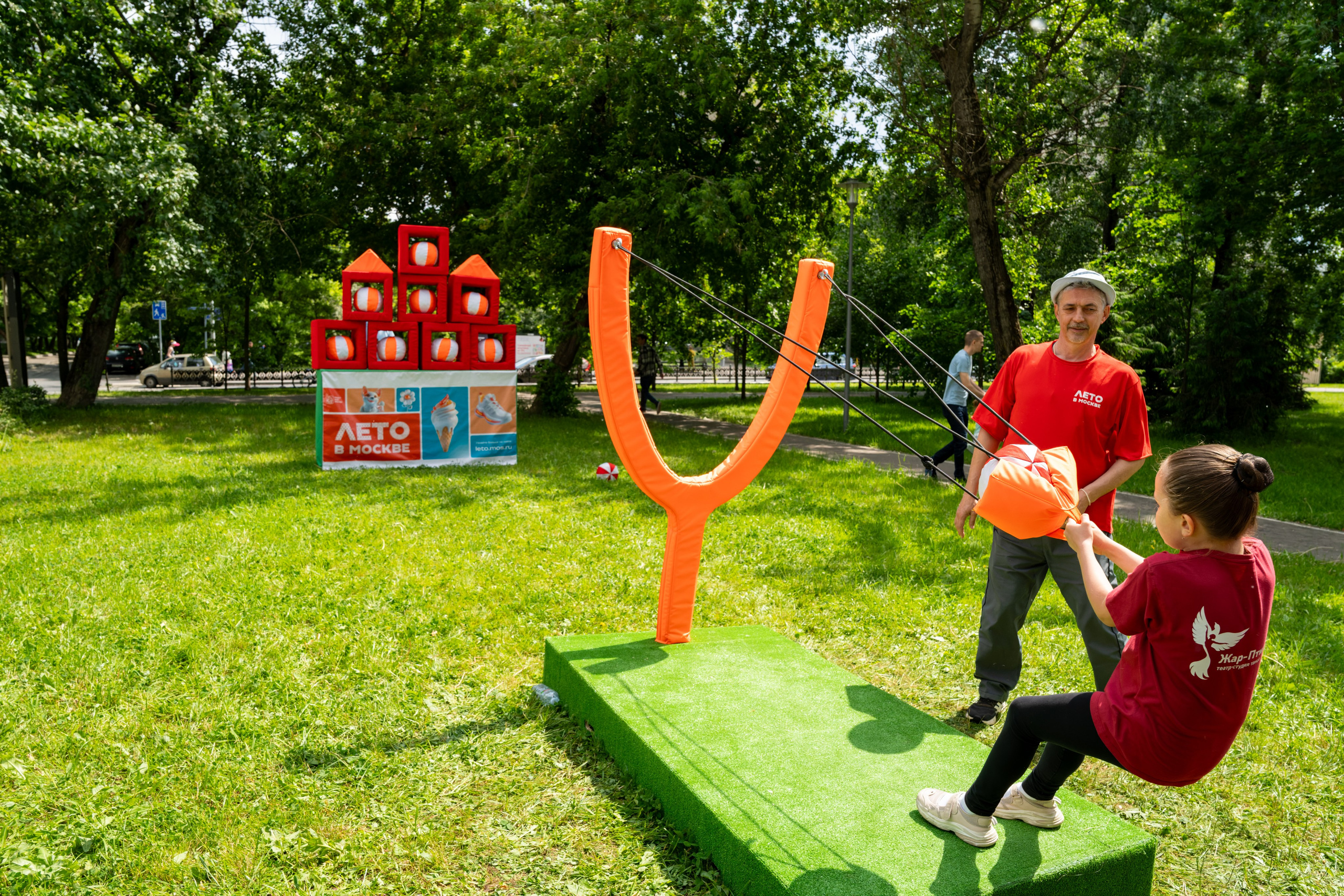 Фотограф на прогулочную фотосессии, фотосъёмка в парке, фотосессии в цветущем саду, студийные фотосессии. «Студия DRONAVT`s» — видеосъёмка и фотография г. Москва