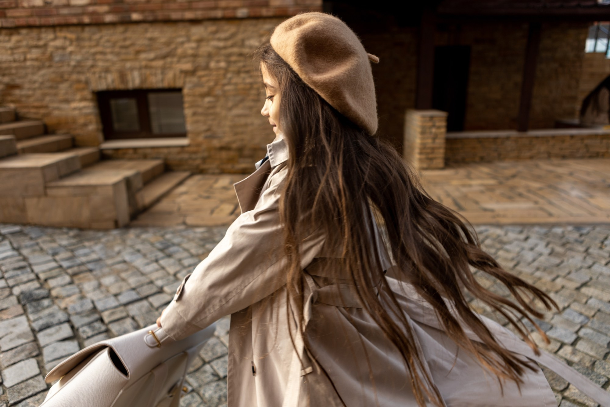 Съёмка первоклассницы перед школой. Фотограф в Оренбурге. Профессиональный фотограф