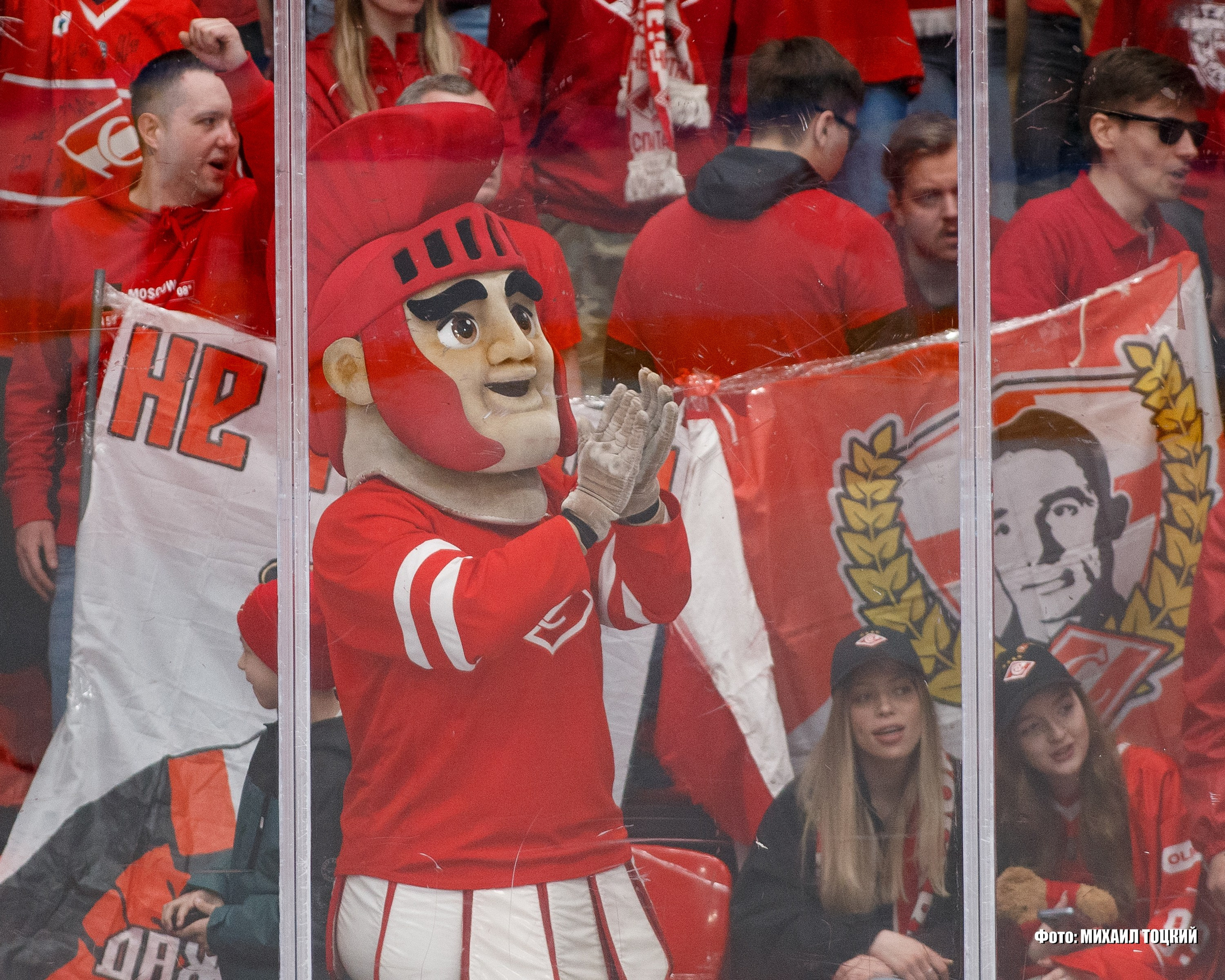 Фоторепортаж Плей-офф МХЛ. МХК Спартак (Москва) — МХК Чайка (Нижний Новгород). Михаил Тоцкий портретный и репортажный фотограф в Москве