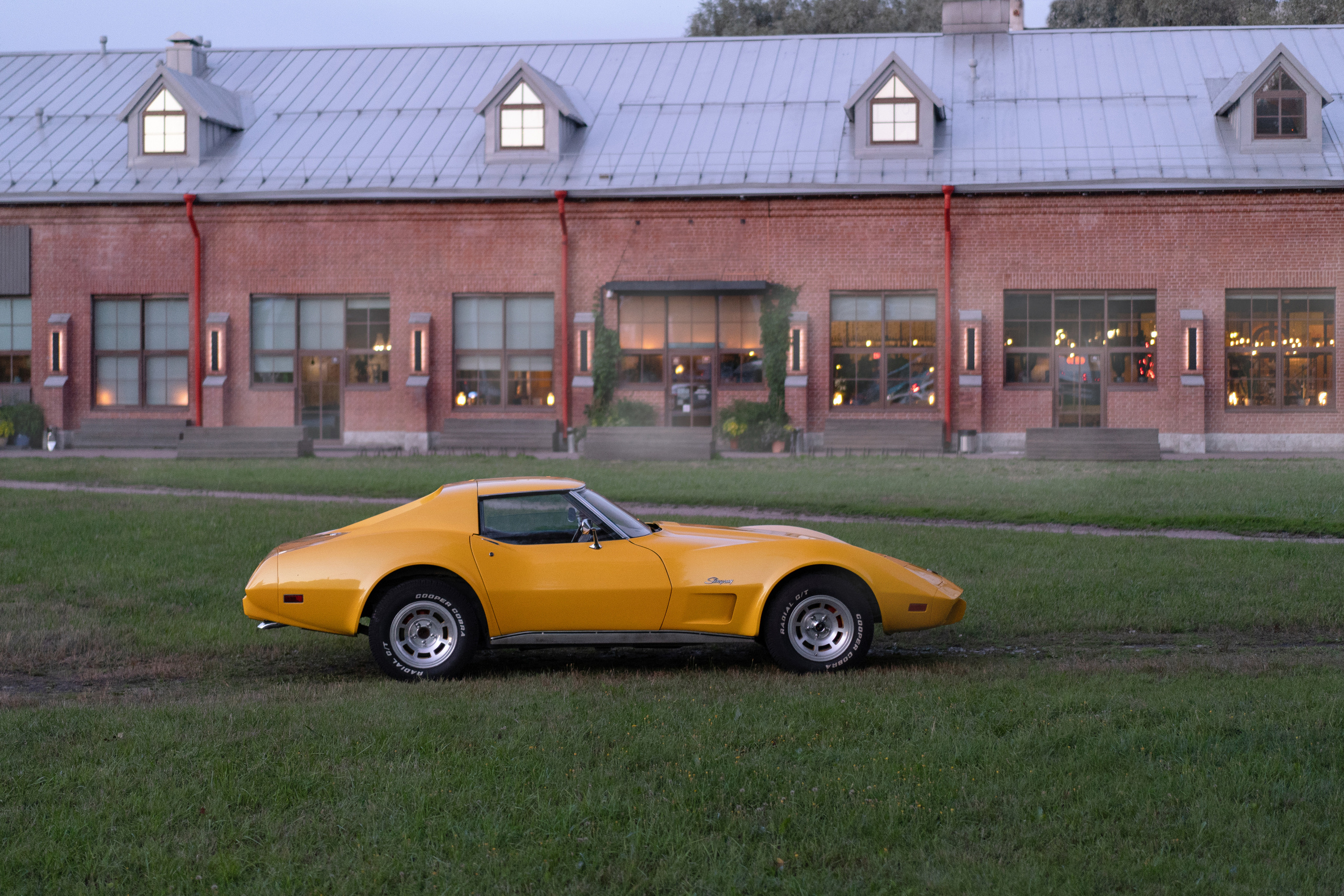 Автомобильный фотограф Антон Цырулев