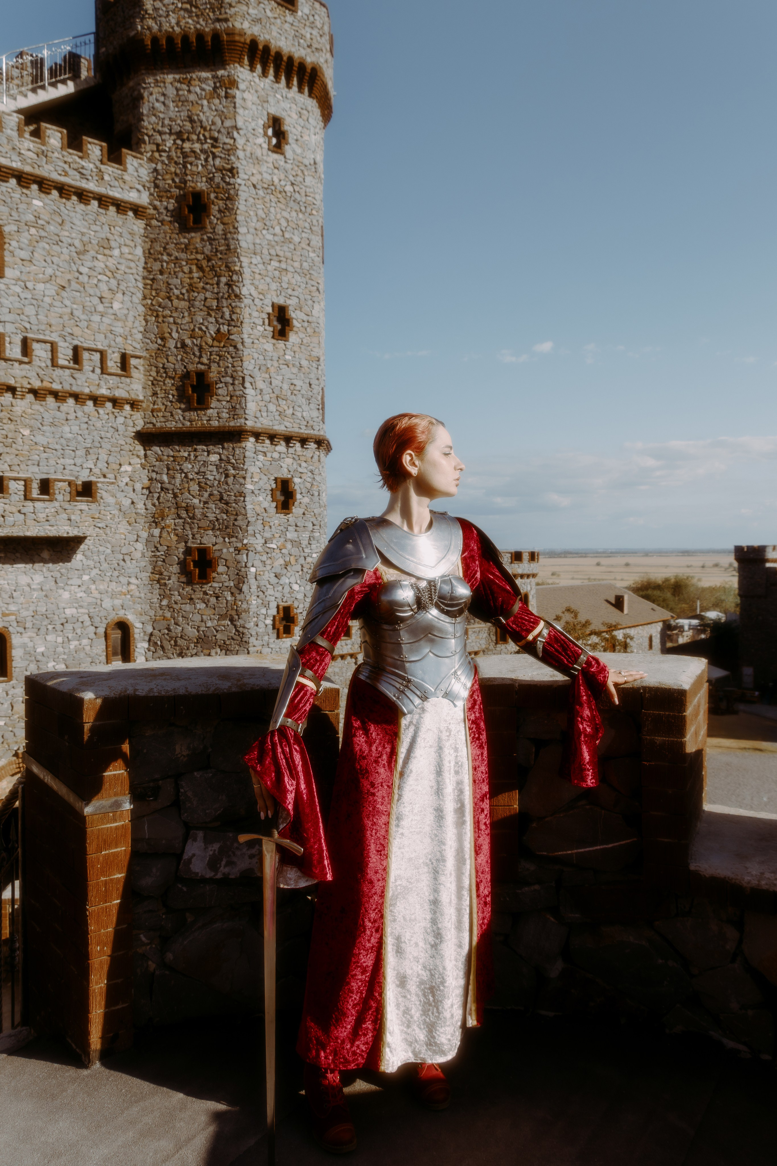 Фотосессия в доспехах в винтажном средневековом платье в ростовской области