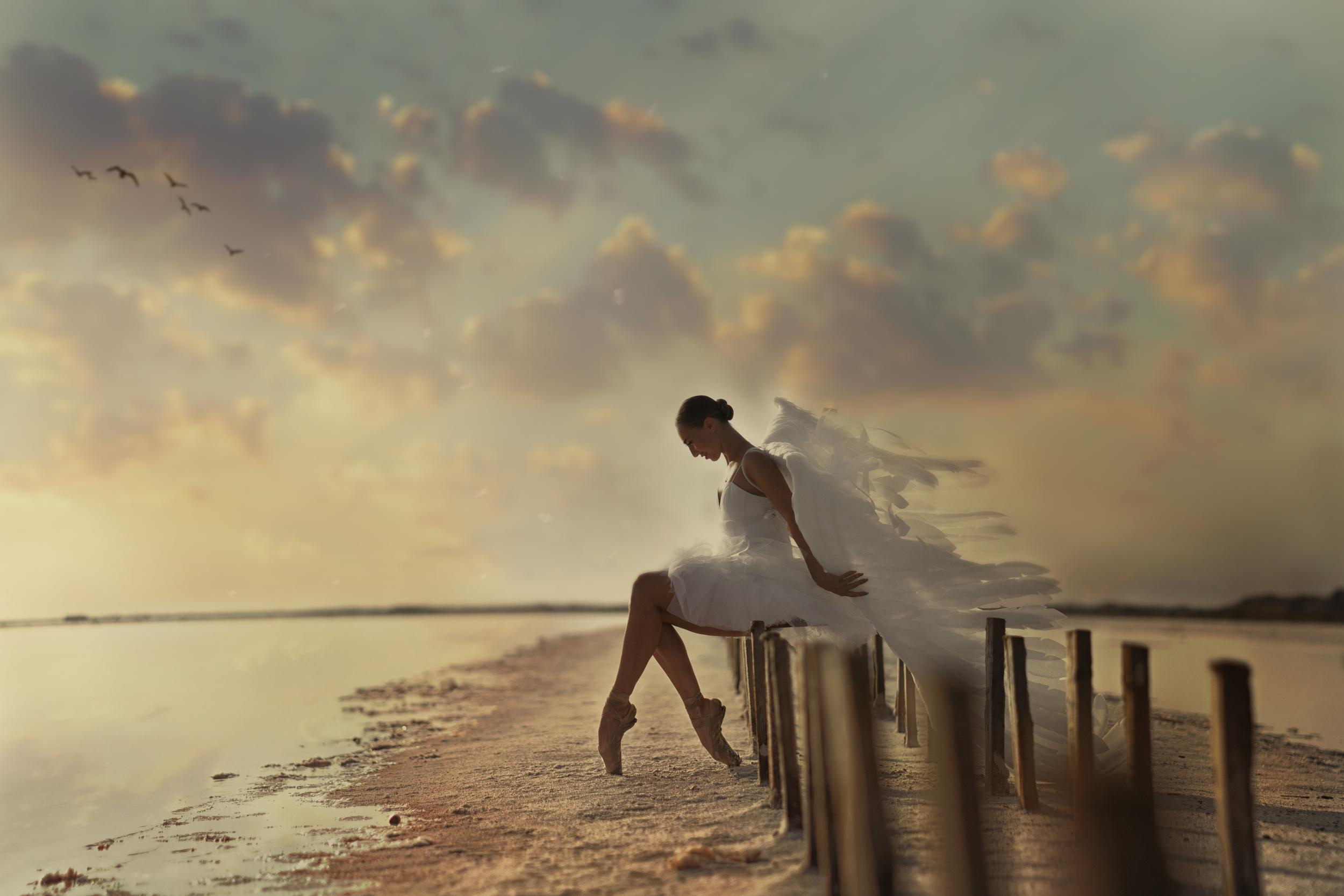 Выездная портретная фотосессия в Крыму на пленере. Розовое озеро. Виктория Беник