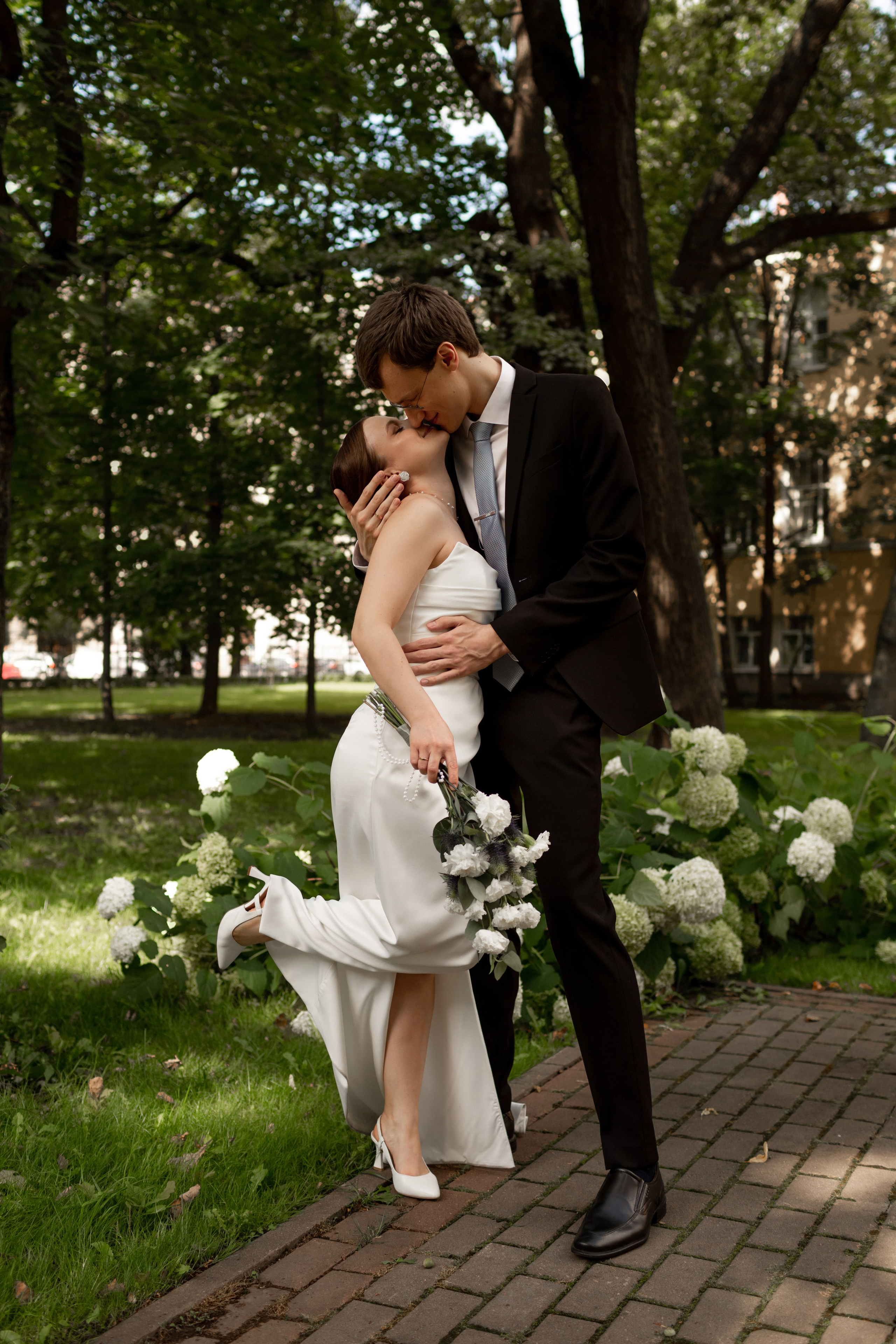 Свадебная фотосессия в Петроградском районе. Свадебный фотограф Кирилл Белый
