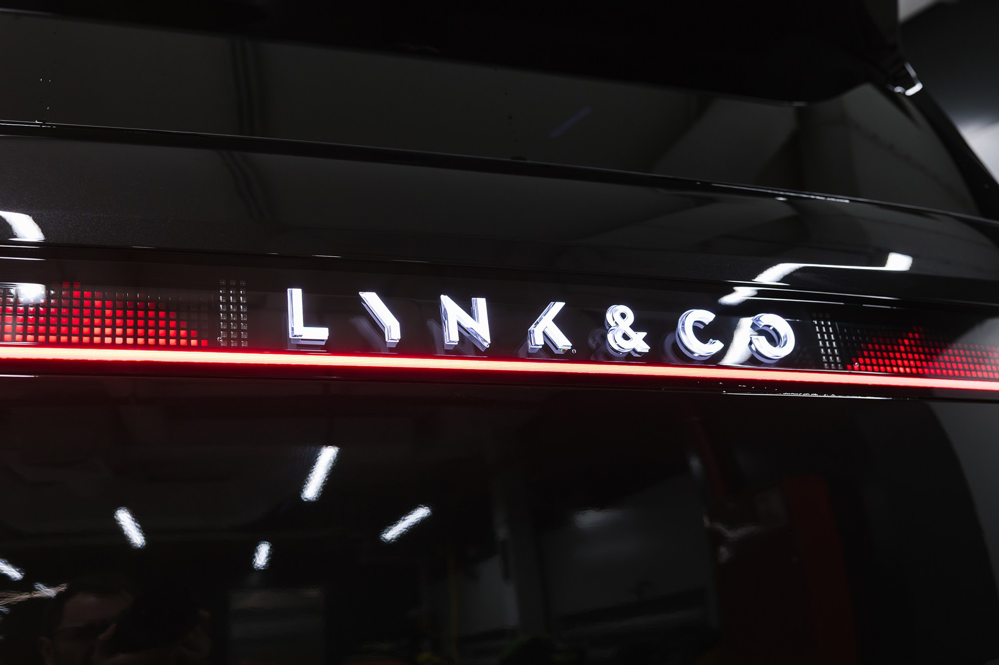 Lynk & Co 900 Ultra 2,0hyb 4WD AT (734 л. с.). Автосалон «Х-Авто»