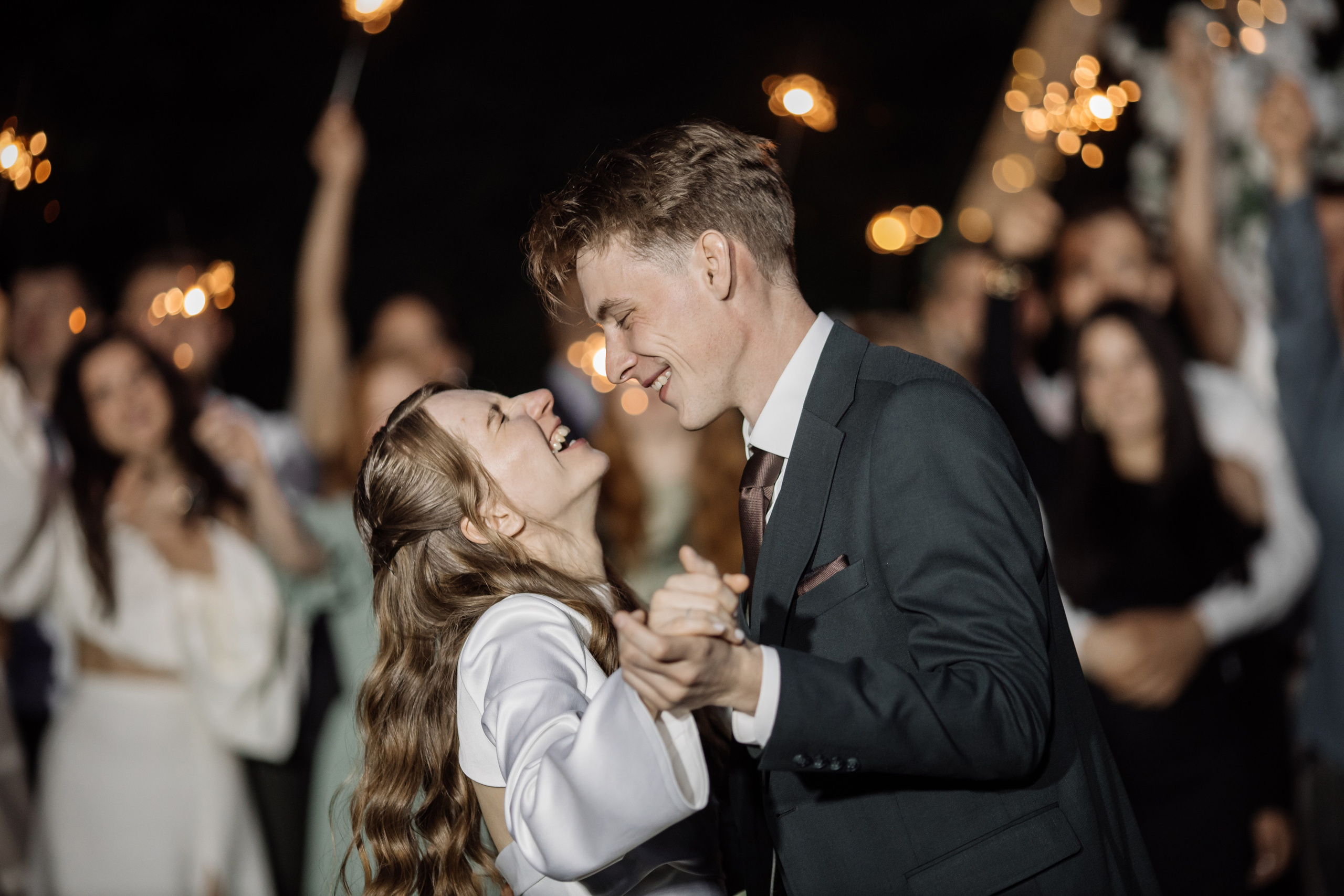 Свадебная фотосессия пары в Агроусадьбе Дачка бай