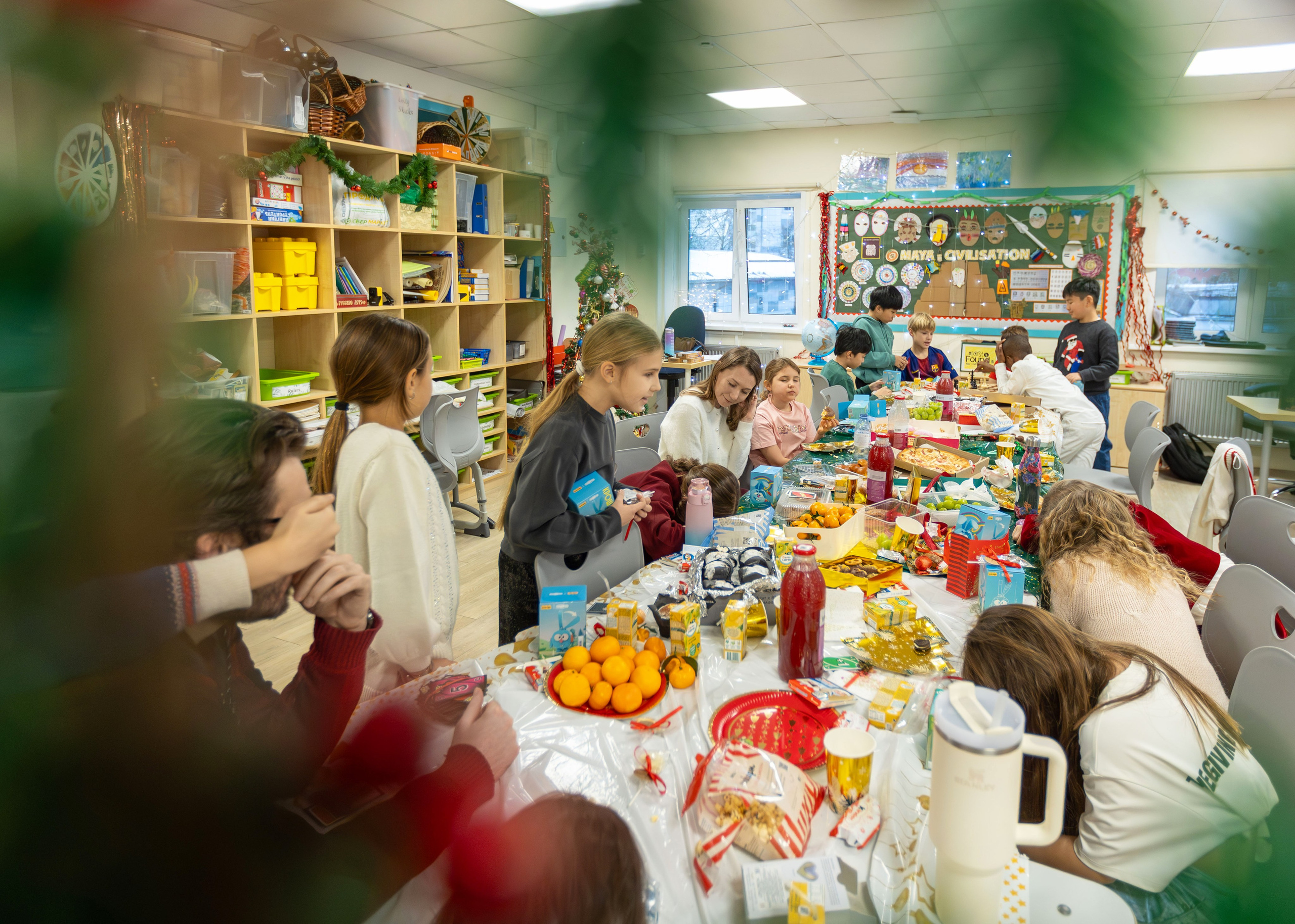 Christmas Party at The International School of Moscow. Выпускные альбомы для школы и детского сада — школьный фотограф Подольск, Троицк, Щербинка, Москва