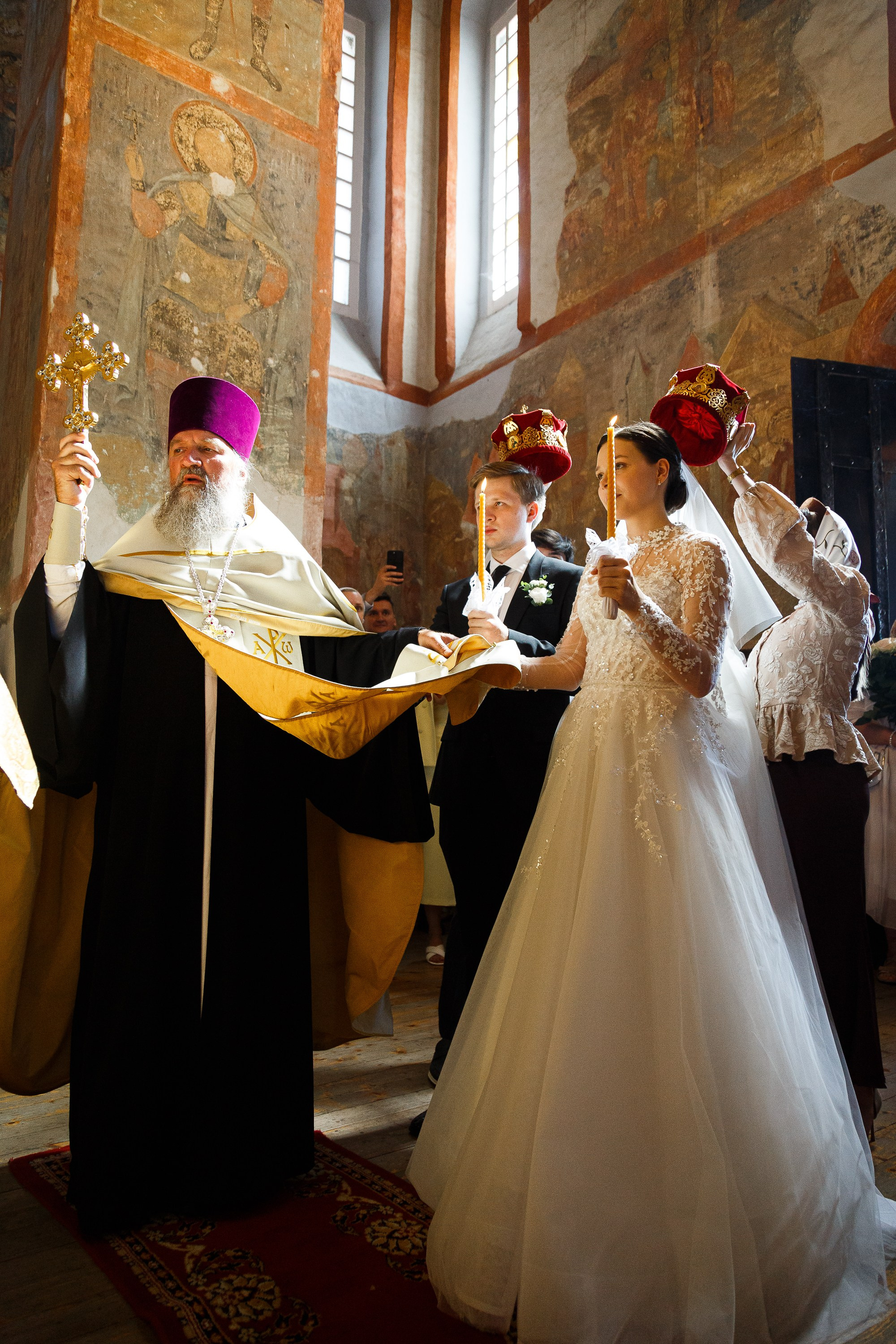 Венчание в Больших Вязёмах: фотограф в Преображенском храме | Запечатлейте свою любовь
