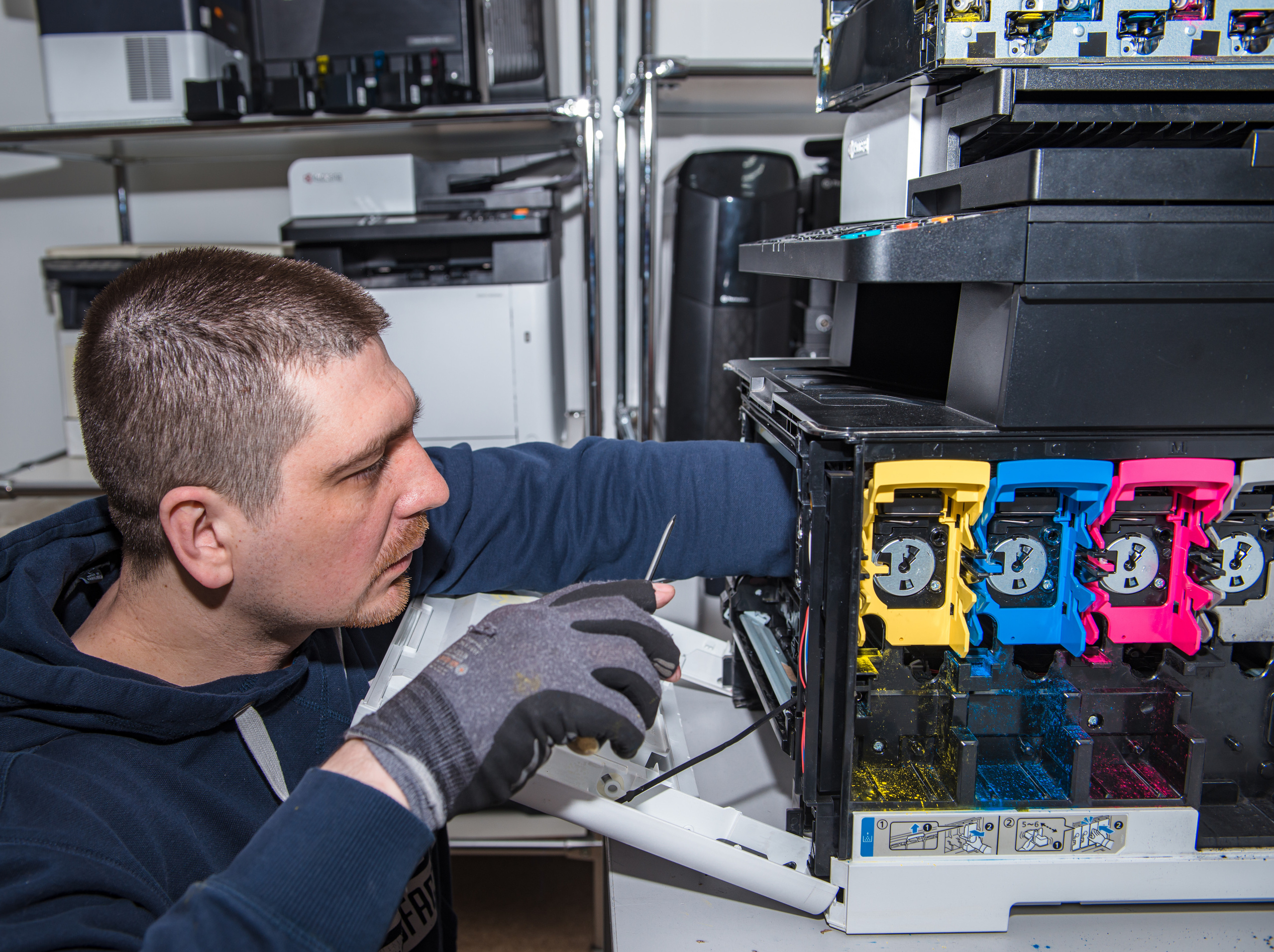 Обучение инженеров по ремонту оргтехники. Семейный фотограф Василий Свешников