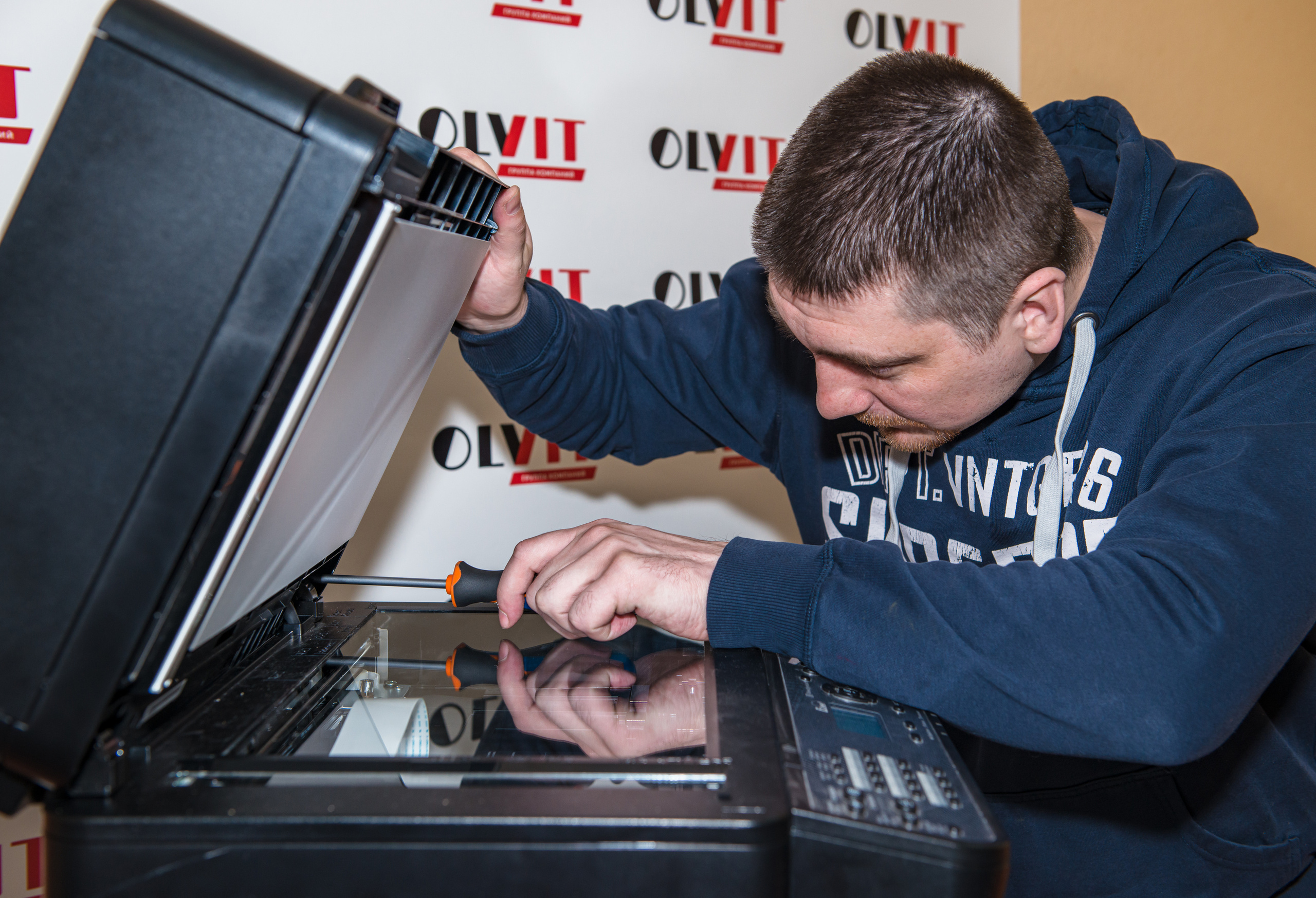 Обучение инженеров по ремонту оргтехники. Семейный фотограф Василий Свешников