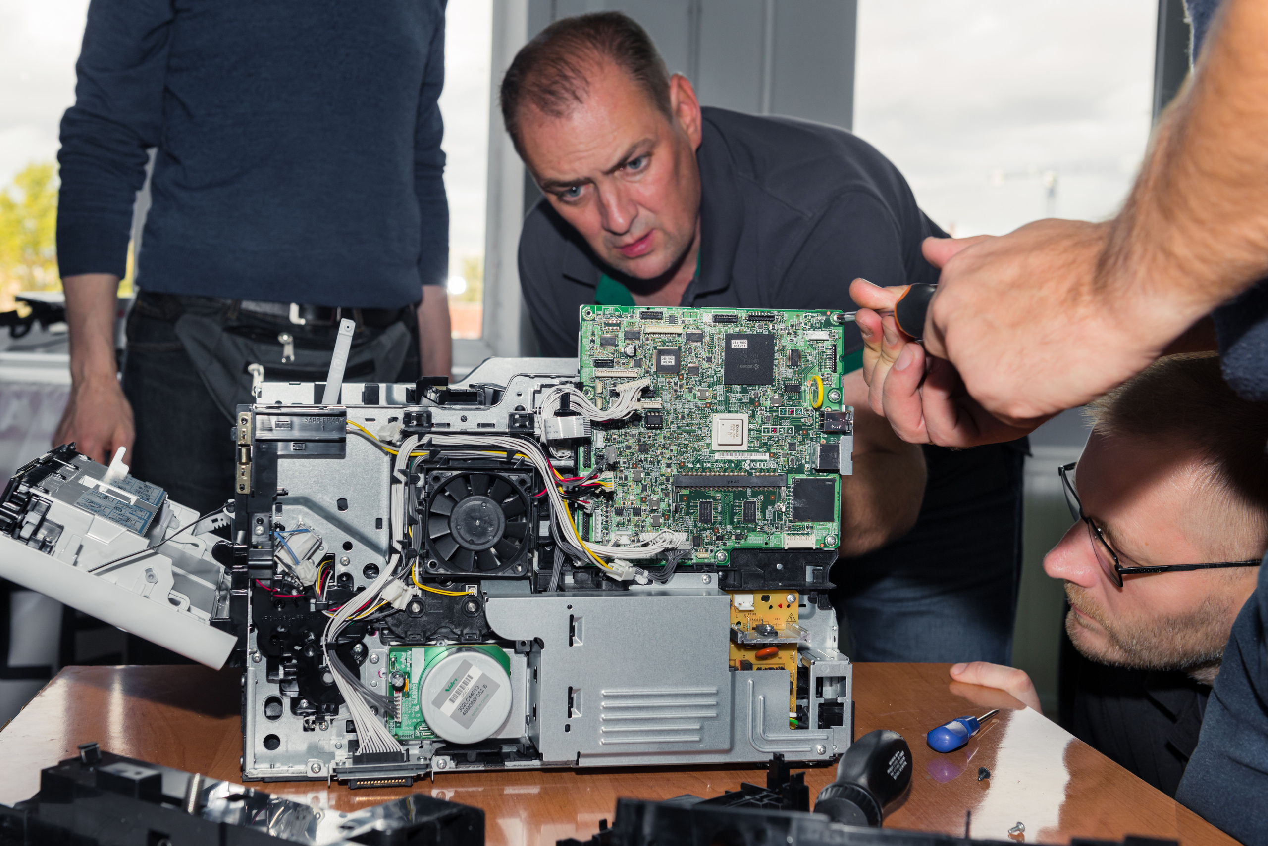 Обучение инженеров по ремонту оргтехники. Семейный фотограф Василий Свешников