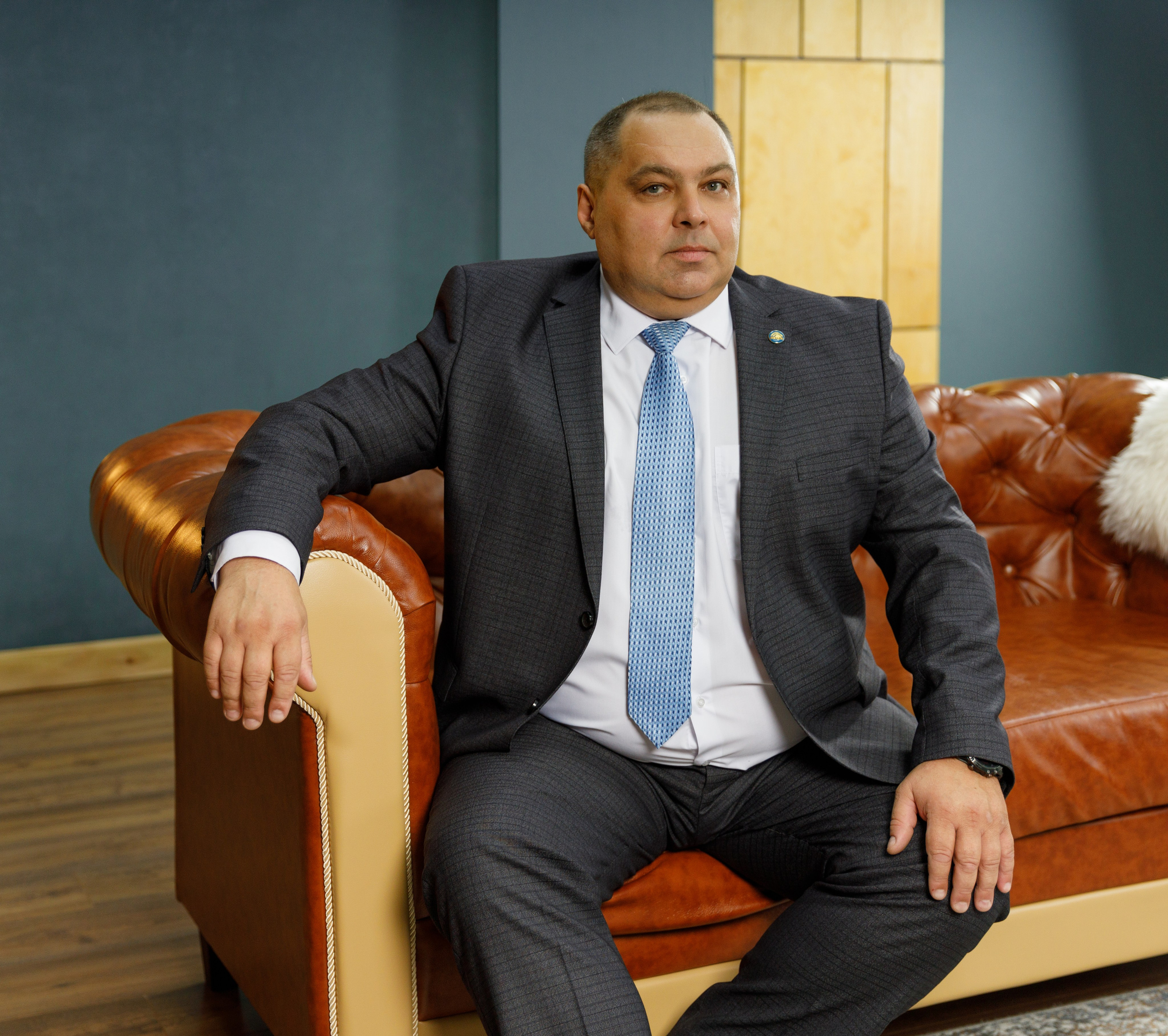 Деловой портрет. Фотограф Анна Телекаева, выпускные альбомы, семейные и репортажные съемки в Омске