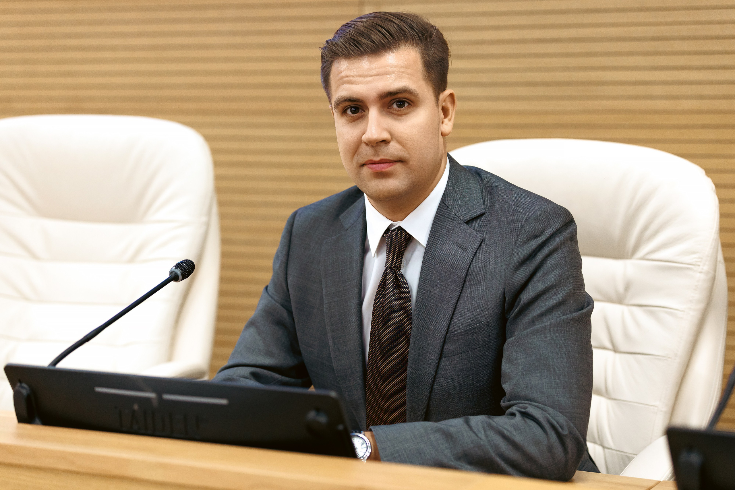 Александр Назаров