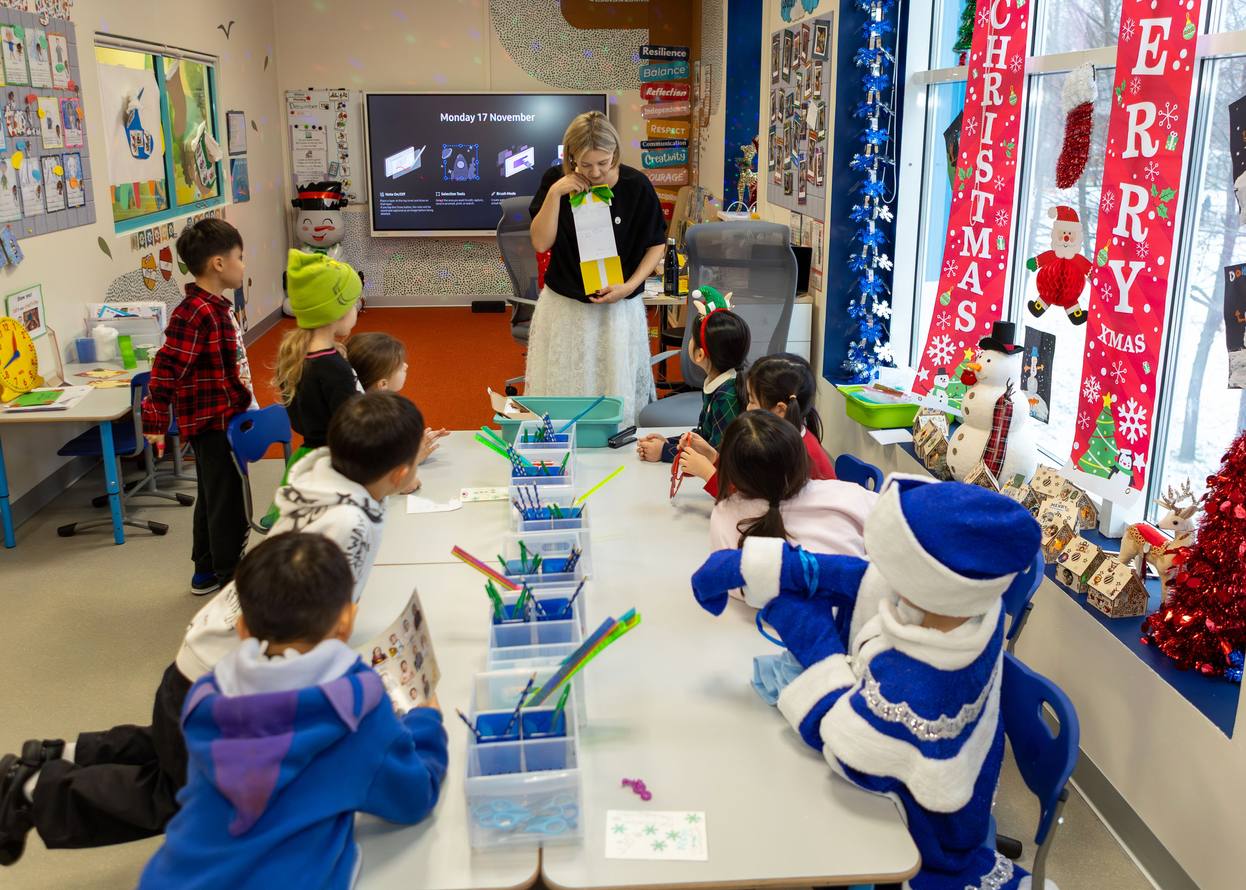 Christmas Celebration at The International School of Moscow. Школьный фотограф и выпускные альбомы | SHKOLBook