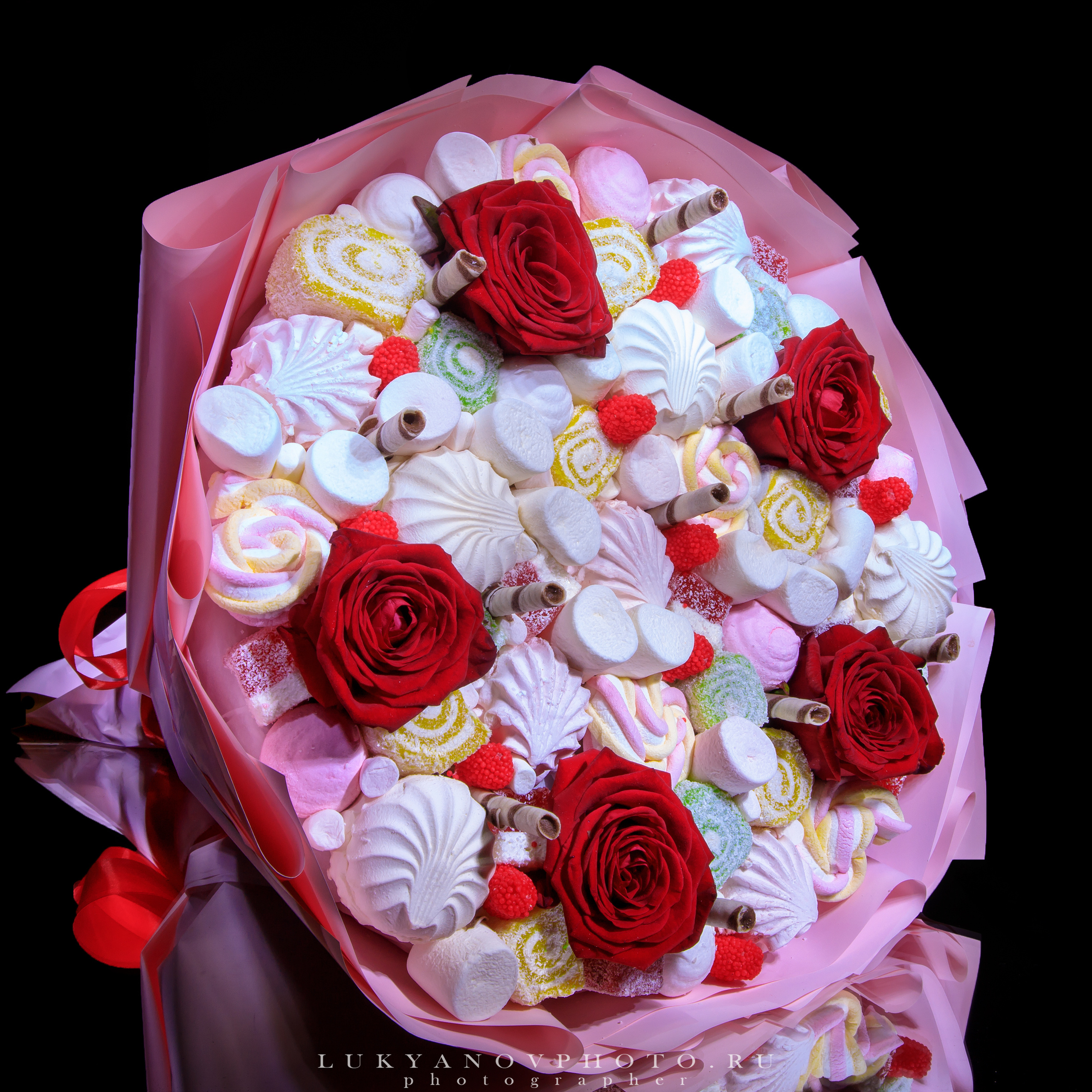 Фотограф - Лукьянов Виталий Тульская область г.Новомосковск
+79105549994
фотопроект Съедобный букет "Букет со сладостями" от компании Дари вкусно
#lukyanovphoto #luky_photograph