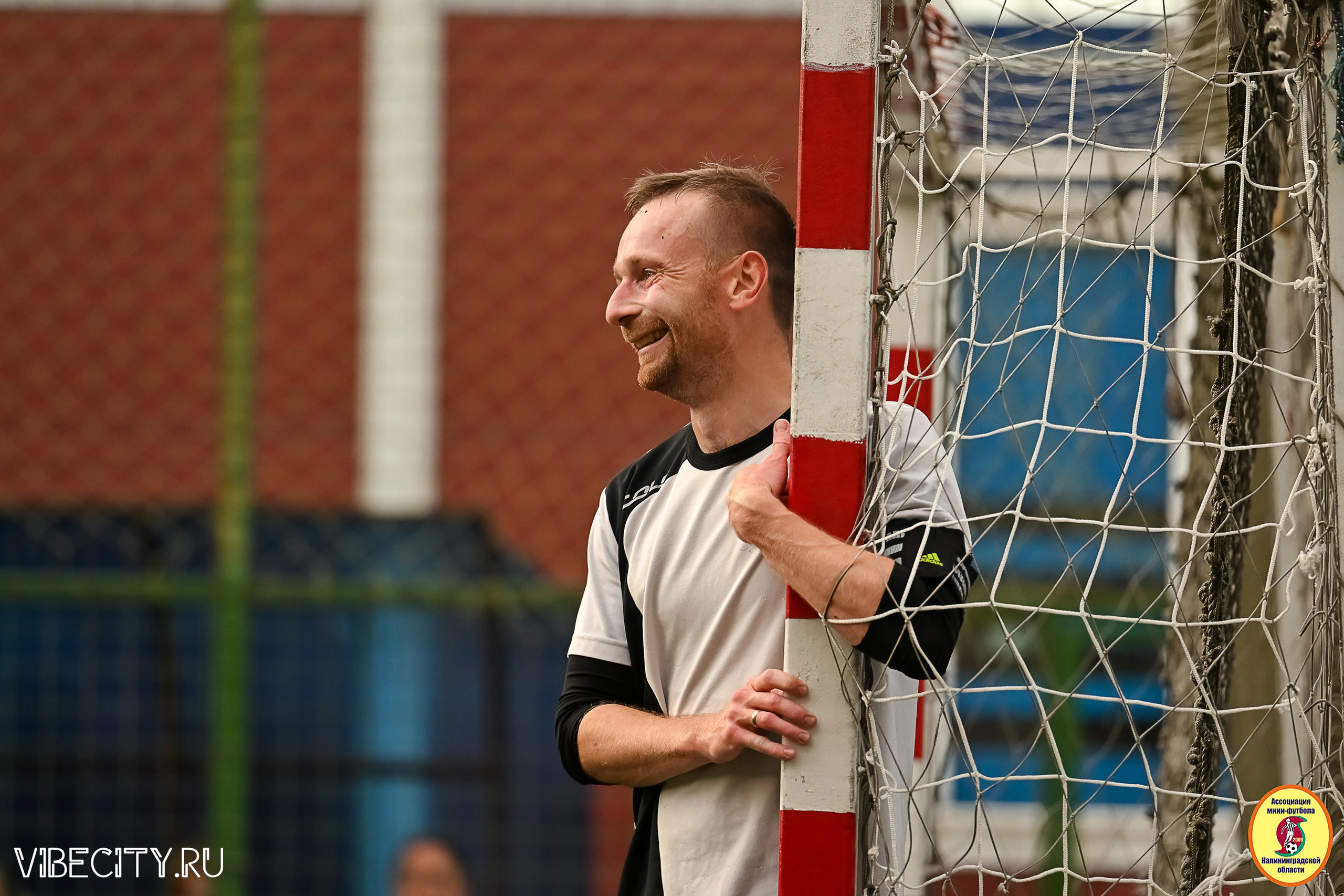 ИГРЫ МИНИ-ФУТБОЛЬНОЙ И КОРПОРАТИВНОЙ ЛИГИ. VIBECITY.RU Вайб Сити Ру Фоторепортажи Фотоотчеты Калининград