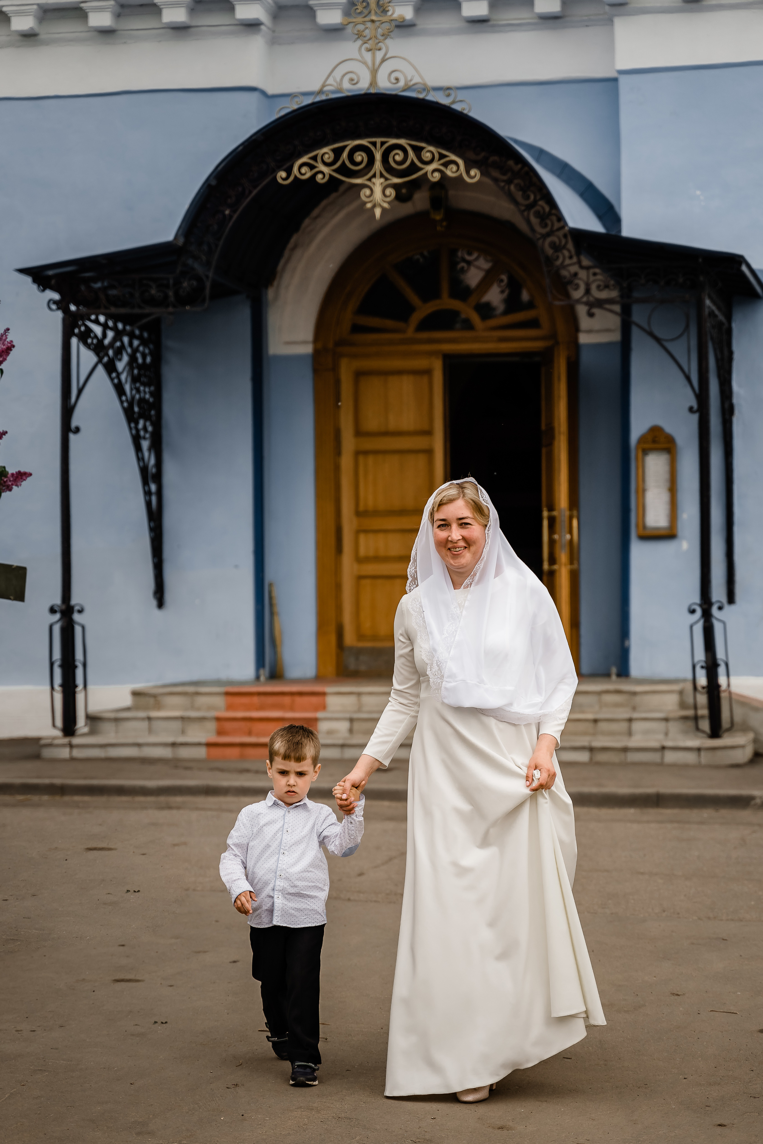 Свадебный фотограф на венчание в Храме Богородицы в Щелково
