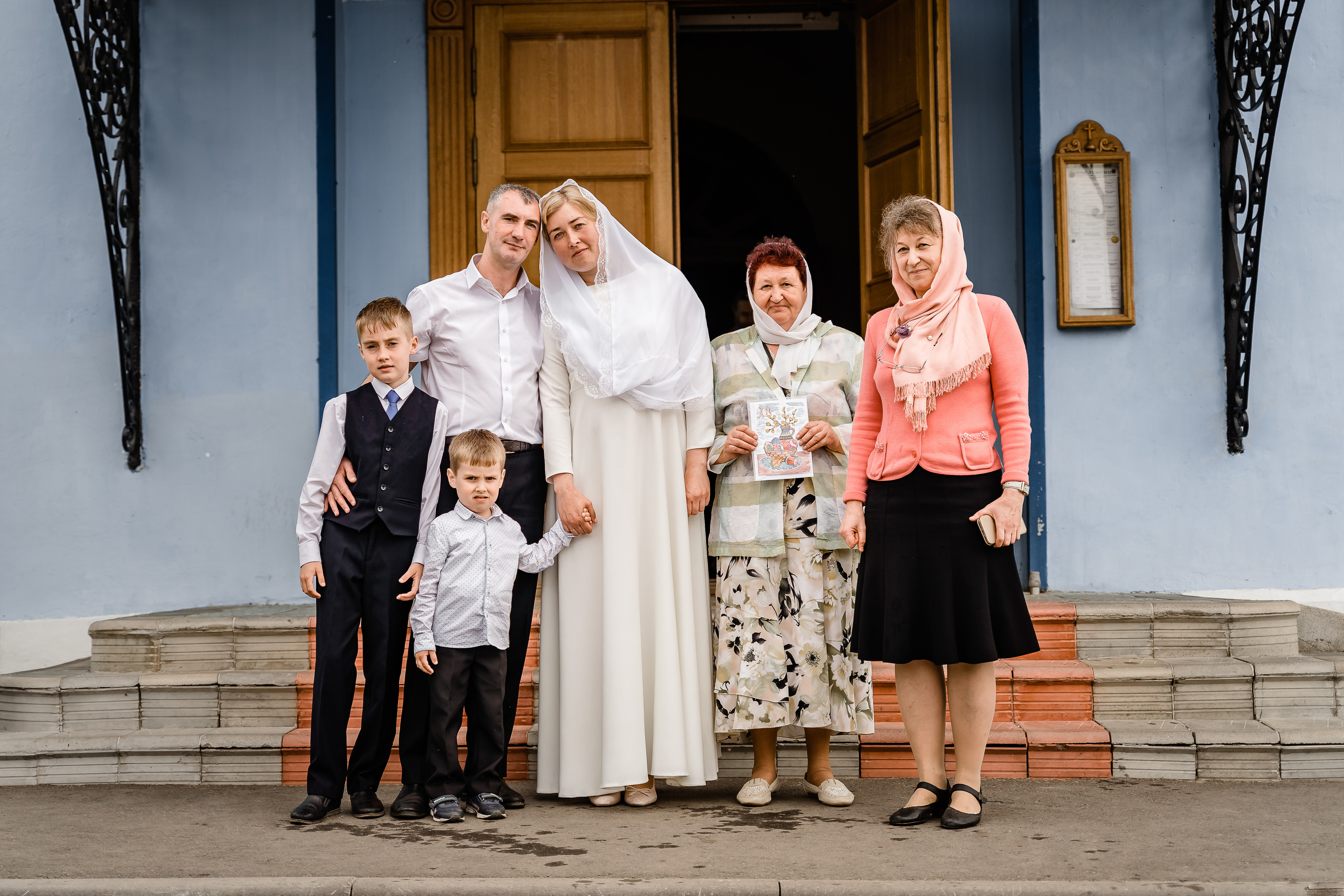 Свадебный фотограф на венчание в Храме Богородицы в Щелково