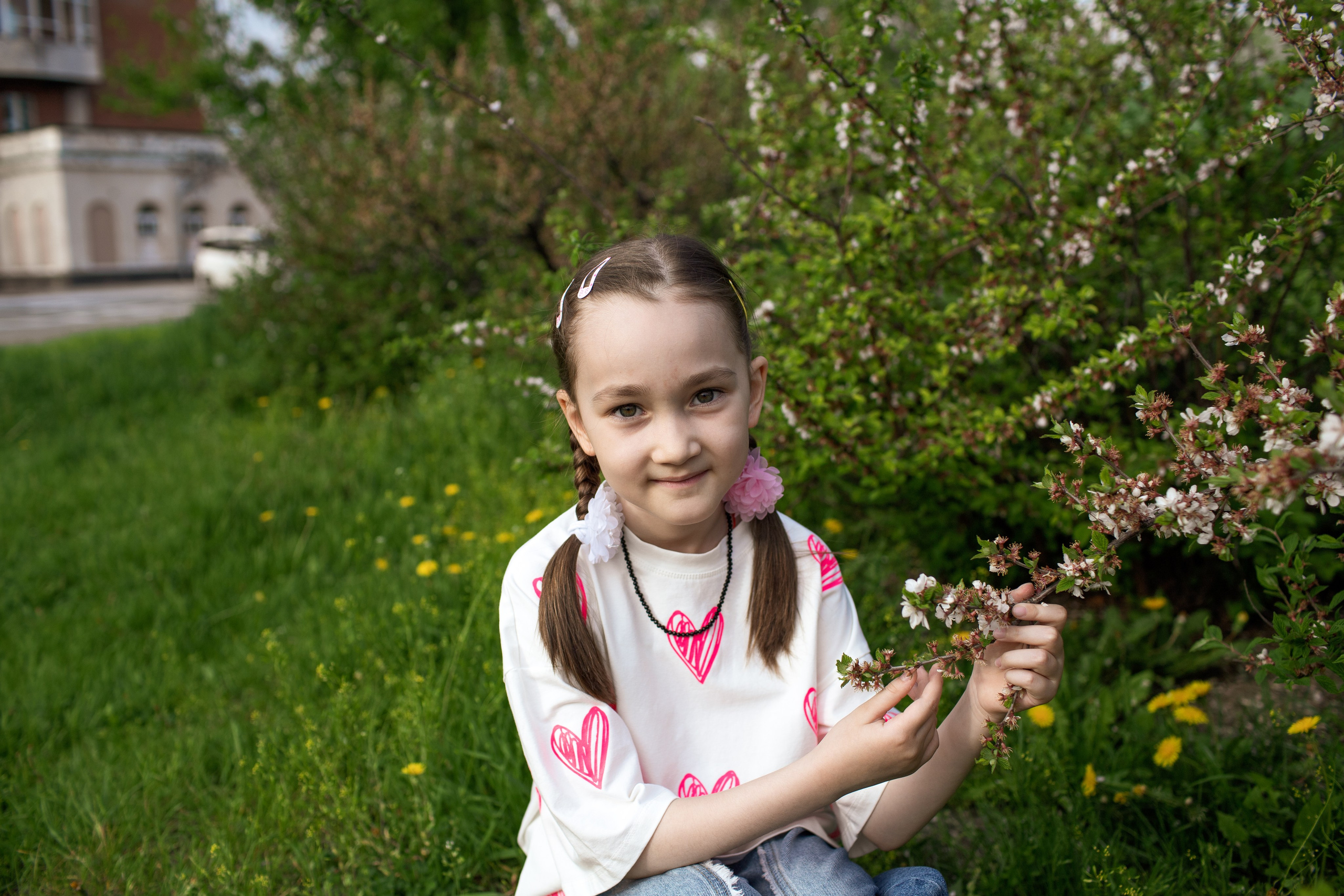Мадина в цветущем парке. Семейный и детский фотограф в Хабаровске Алевтина Проскурякова