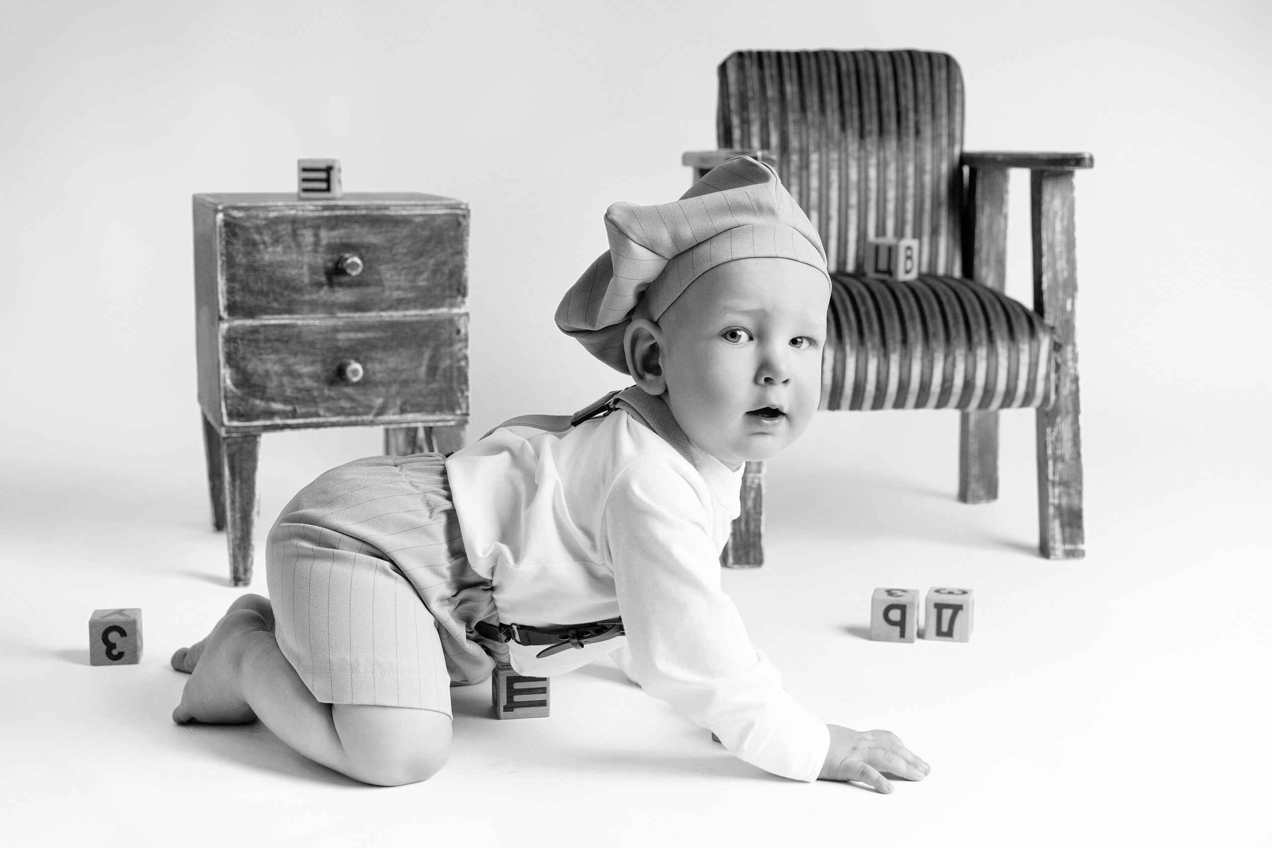 ГОДИК В РЕТРО СТИЛЕ. Фотограф новорожденных беременных в Тюмени Ткачук Татьяна