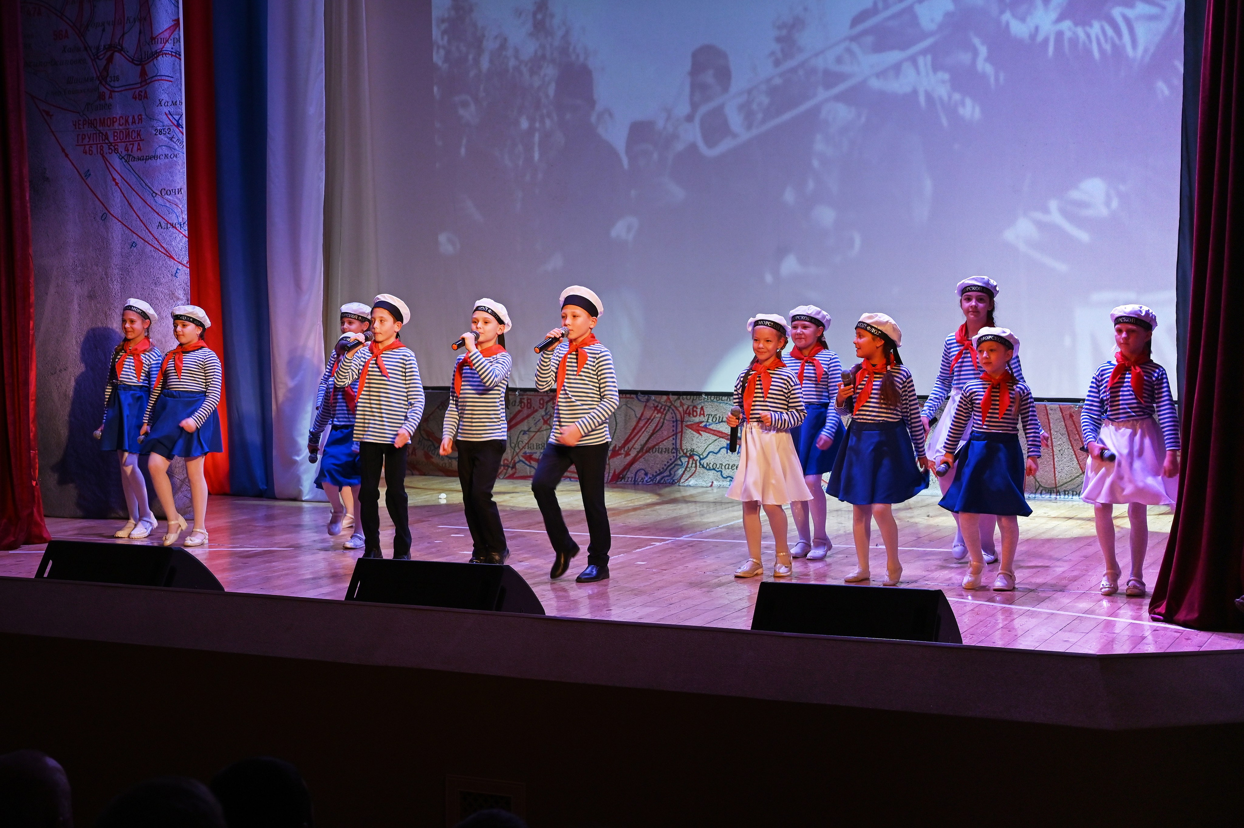 9 мая в ДК КАбардинки. Жизнь курорта Кабардинка в фотографиях