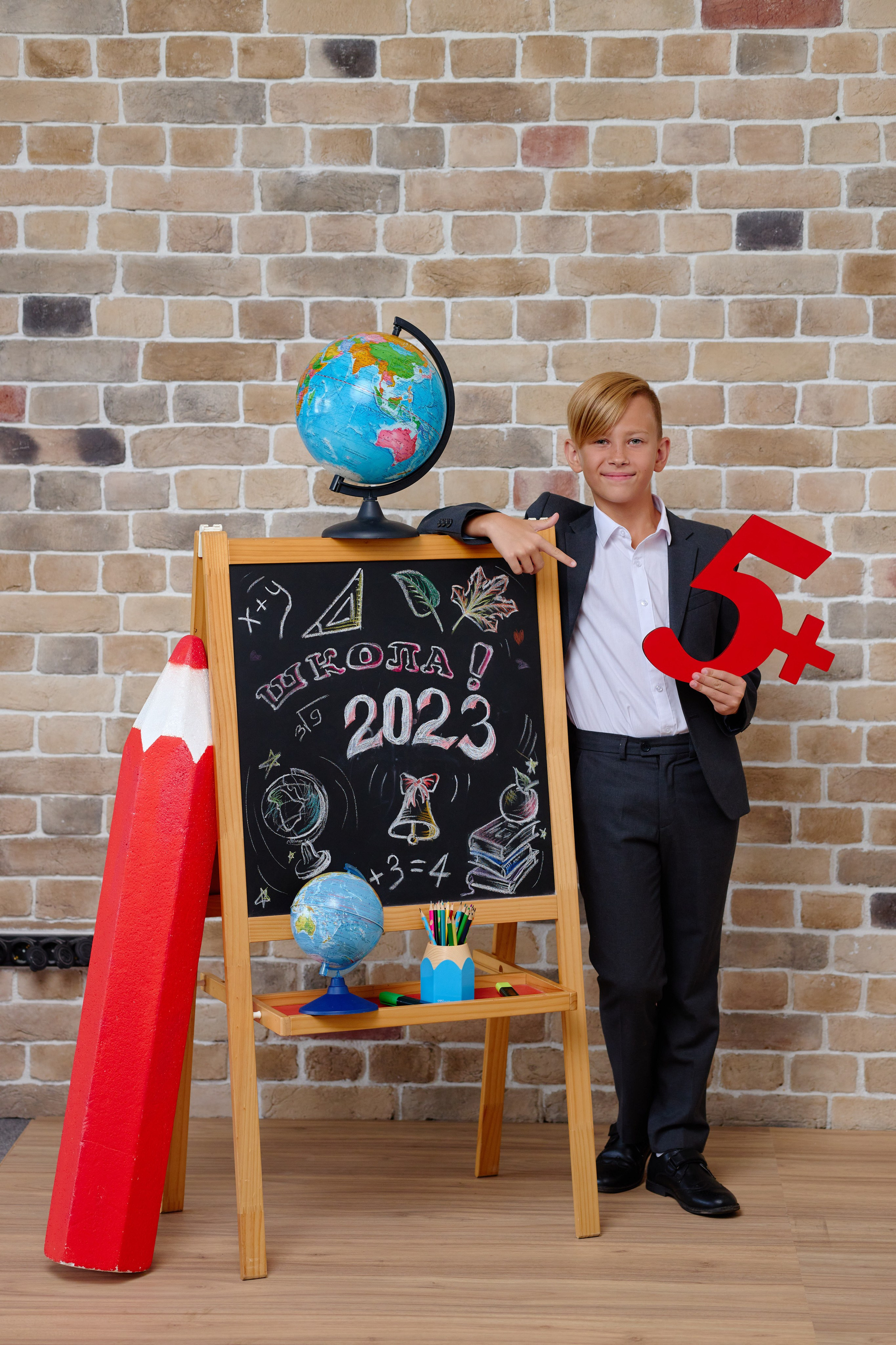 Сьемка 4 класса в студии на Выпускной Альбом. Фотограф Выпускные альбомы Таганрог Сергей Коробченко