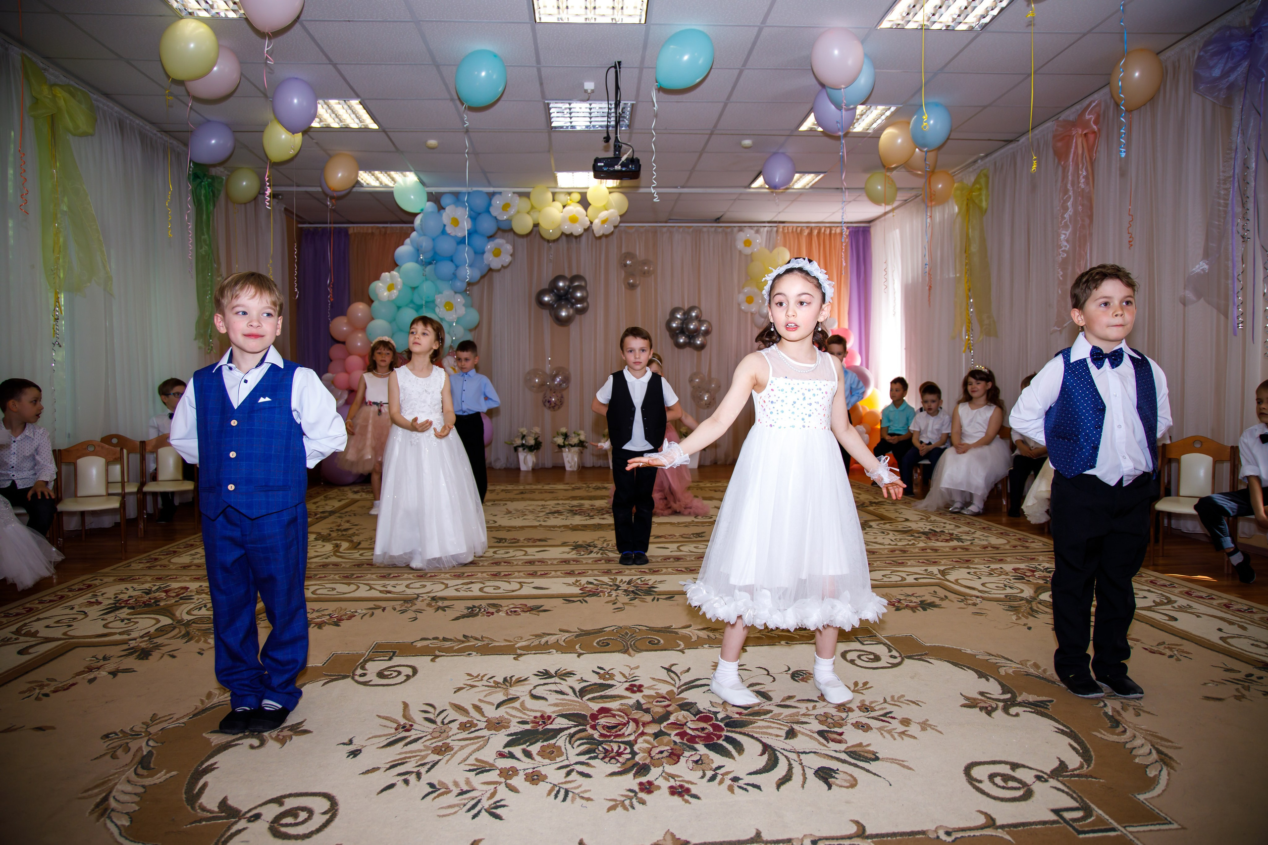 ВЫПУСКНОЙ ДЕТСКИЙ САД группа НАСЛЕДНИКИ. Профессиональная фото и видеосъемка. Москва