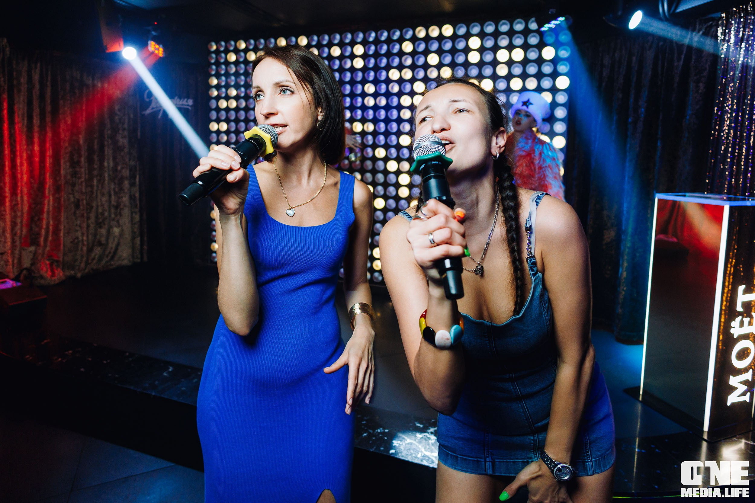 Фоторепортаж из караоке-клуба Эйфория. One Media Life: фоторепортажи, фотоотчеты с мероприятий и заведений
