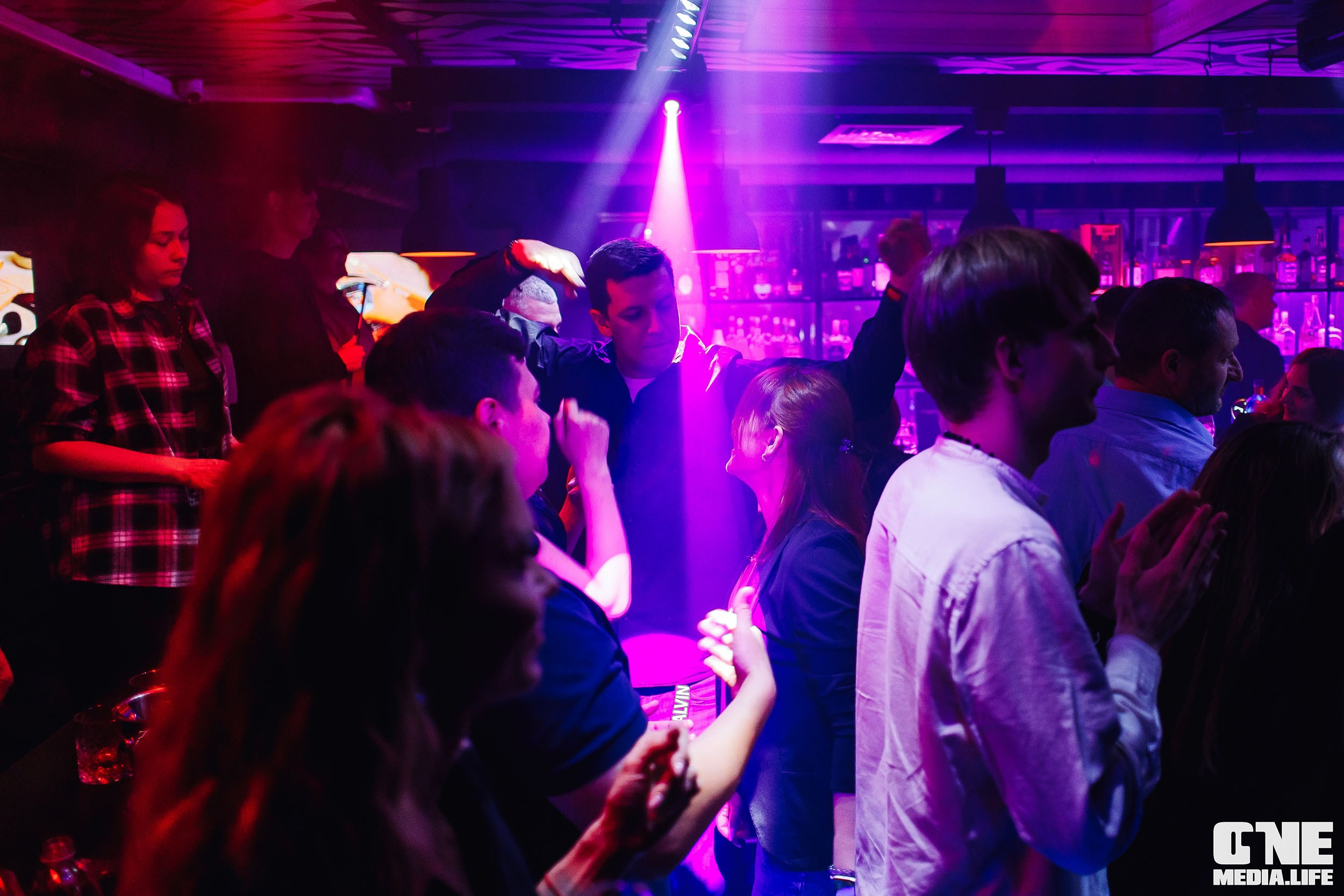 Репортаж с субботней тусовки в Nisha. One Media Life: фоторепортажи, фотоотчеты с мероприятий и заведений