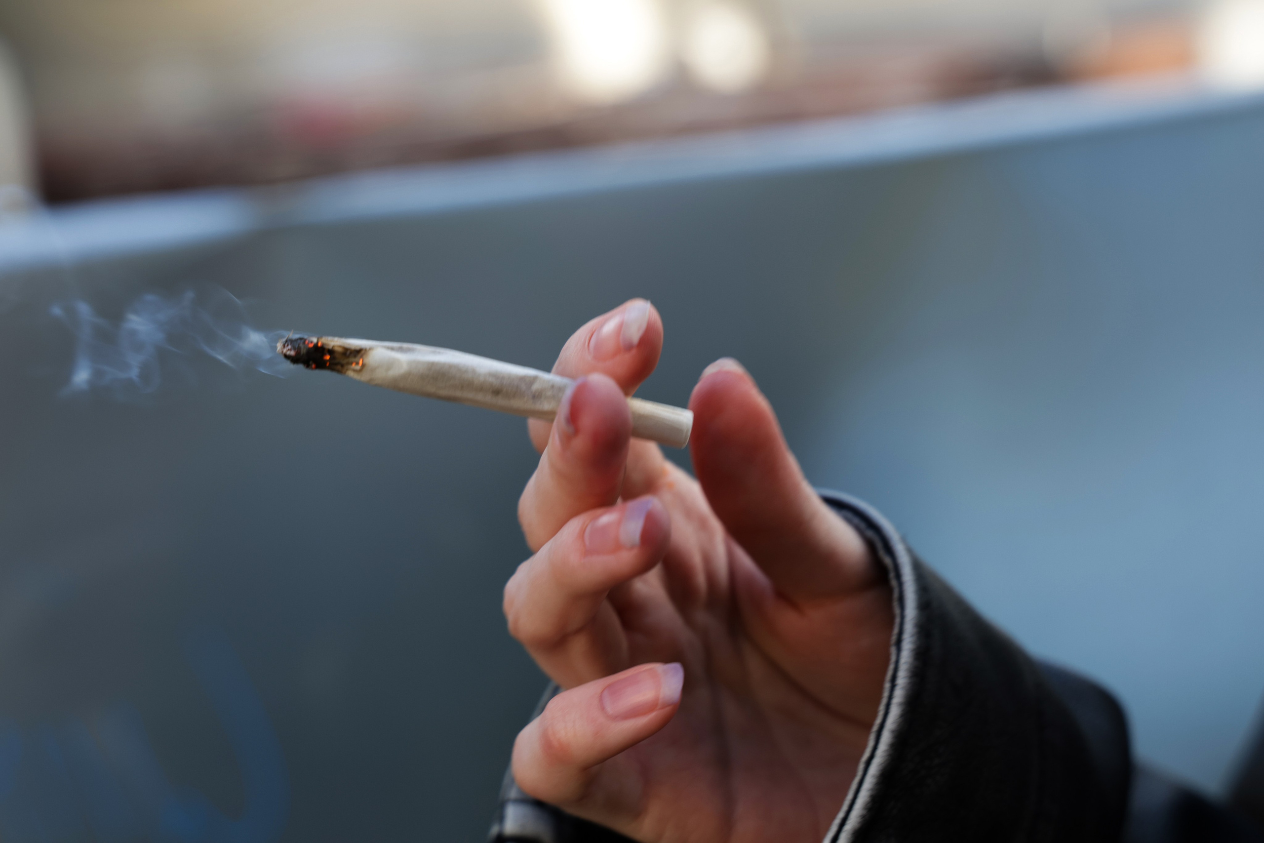 Love, cigarettes and yards. Portrait photographer based in Toronto — Blinova Mariia