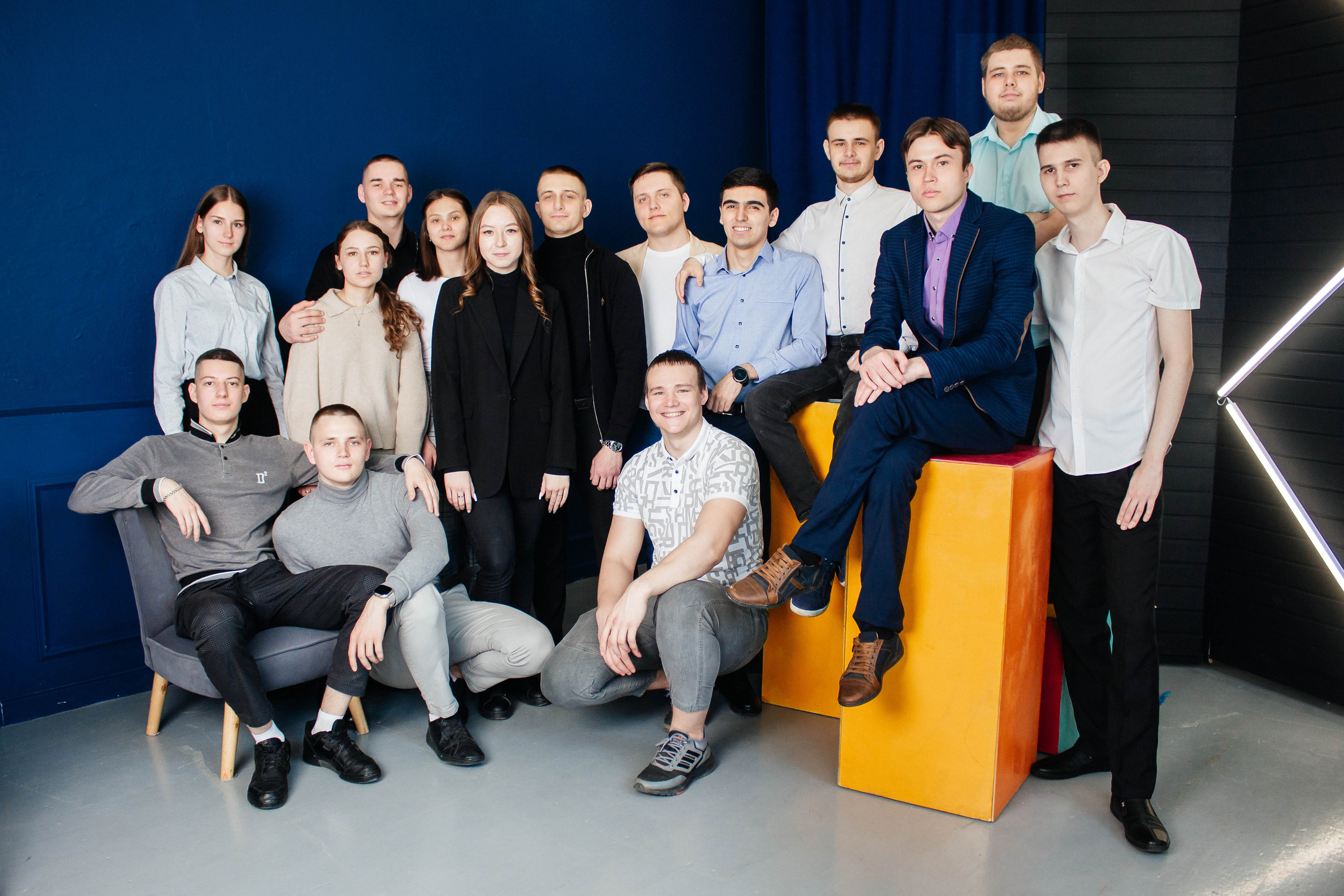 Выпускные альбомы Axioma для старших классов. AXIOMA │ Выпускные альбомы в Иркуске. Альбом в подарок! Закажи сейчас!