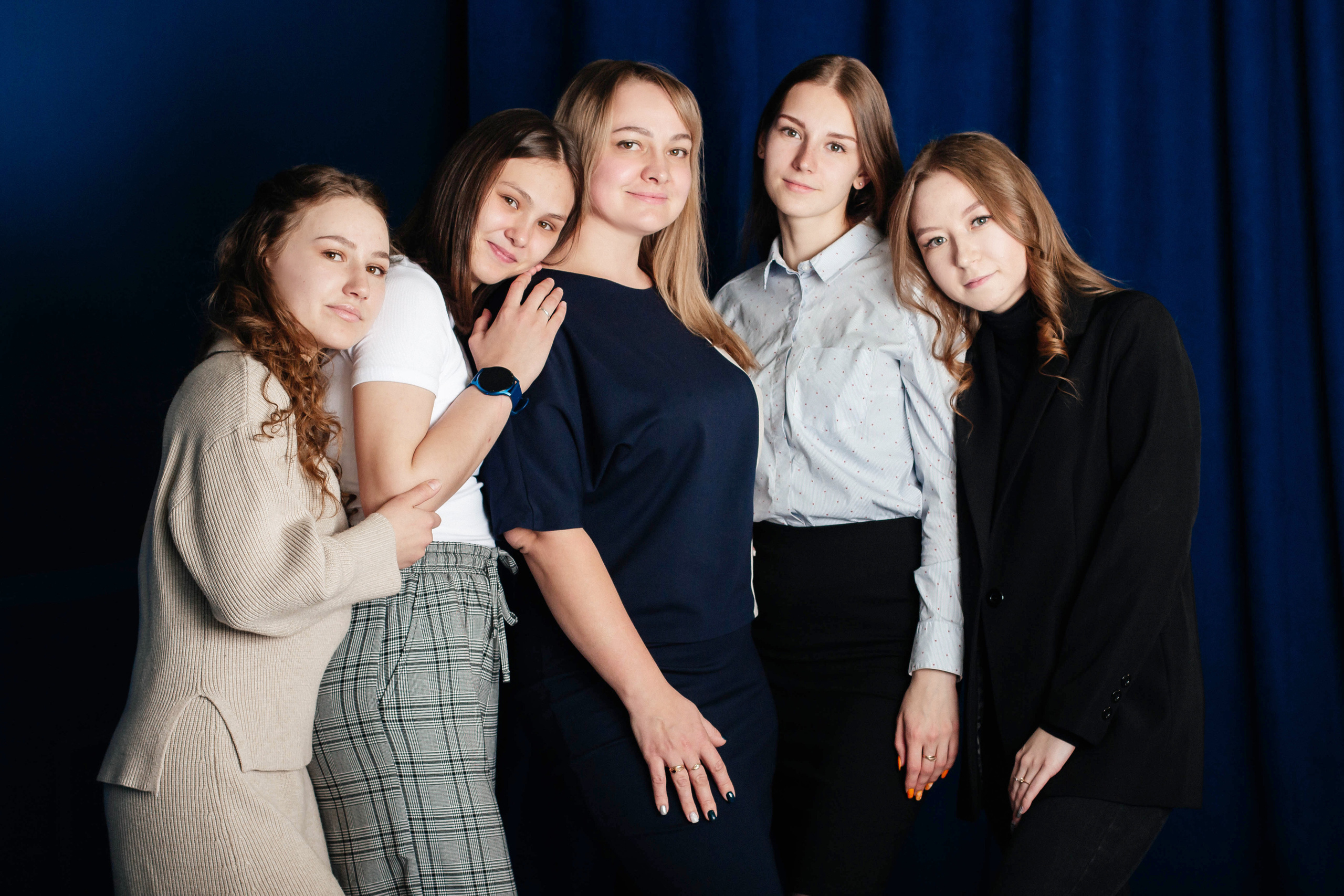 Выпускные альбомы Axioma для старших классов. AXIOMA │ Выпускные альбомы в Иркуске. Альбом в подарок! Закажи сейчас!