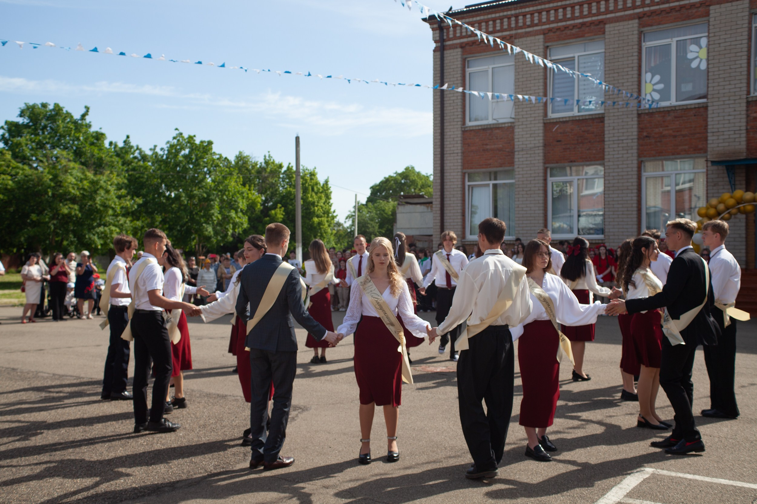 Последний звонок в Десяточке